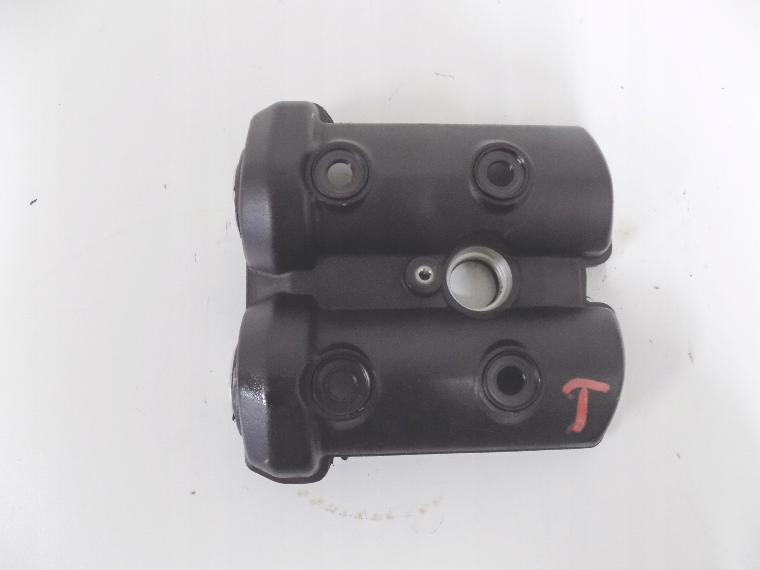 APRILIA SHIVER 750 ЗАДНЯЯ КРЫШКА КЛАПАНА