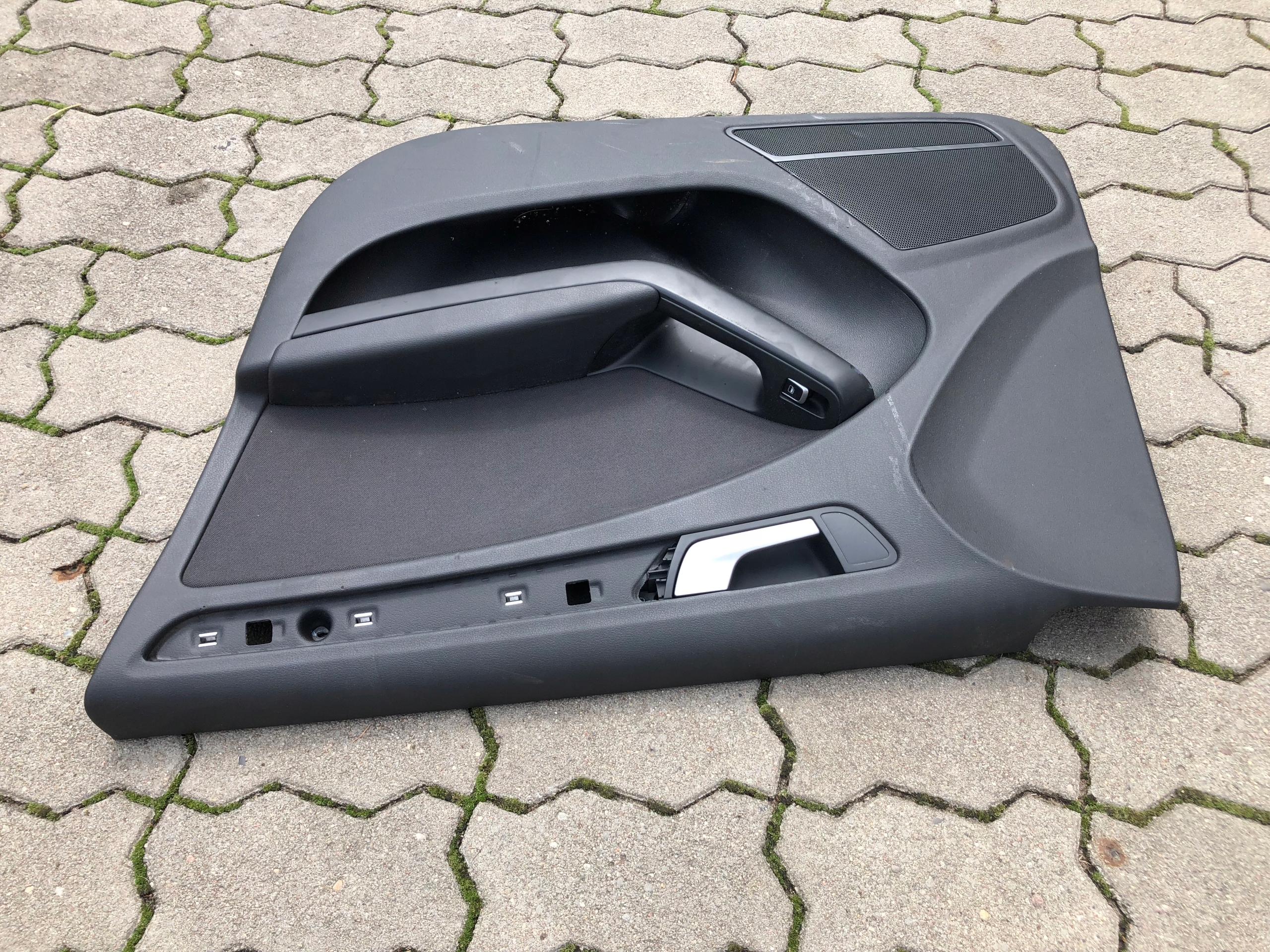 AUDI A4 B8 LIFT side upholstery right front 0407