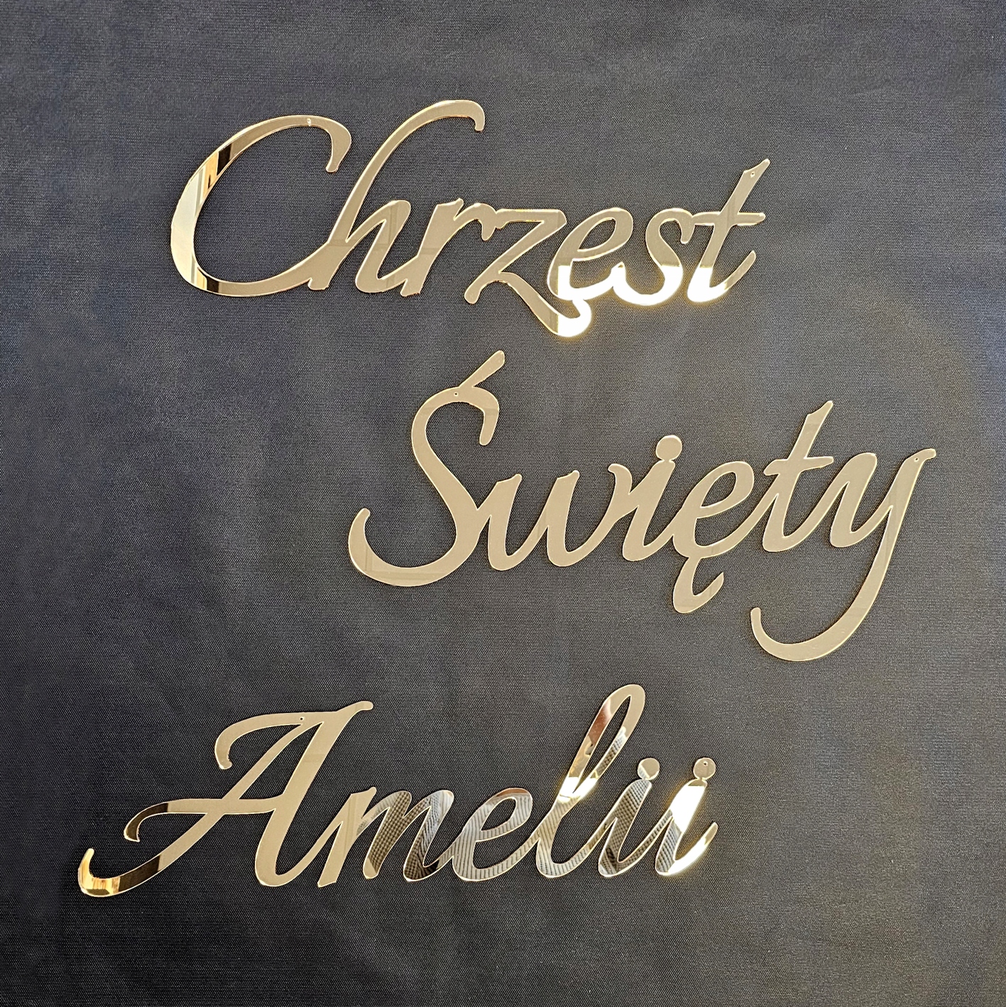 Velký zlatý zrcadlový nápis Svatý křest s jménem dítěte, dekorace