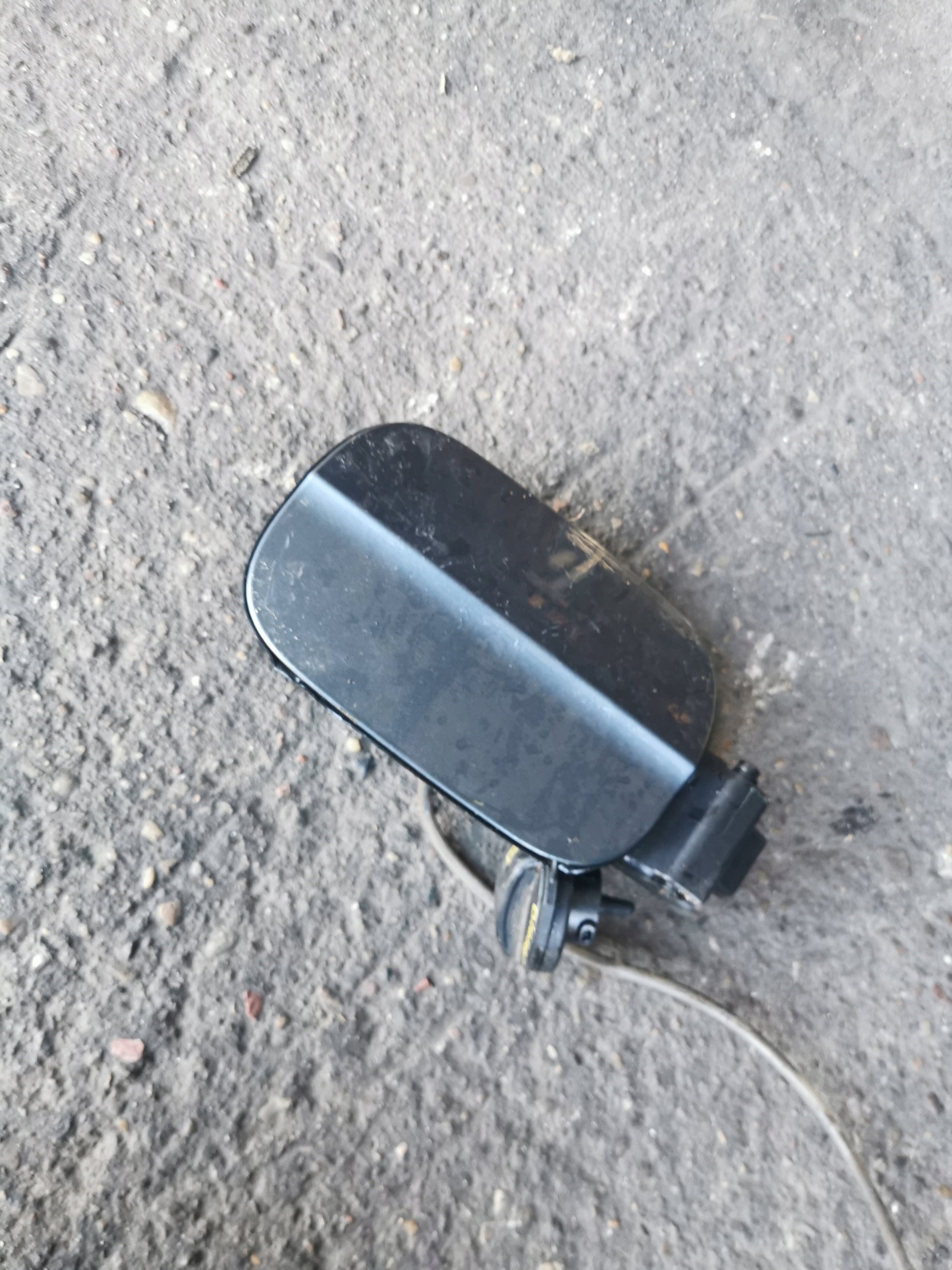 ЛЮЧОК ВЛИВУ ПАЛИВА ШКОДА SUPERB III