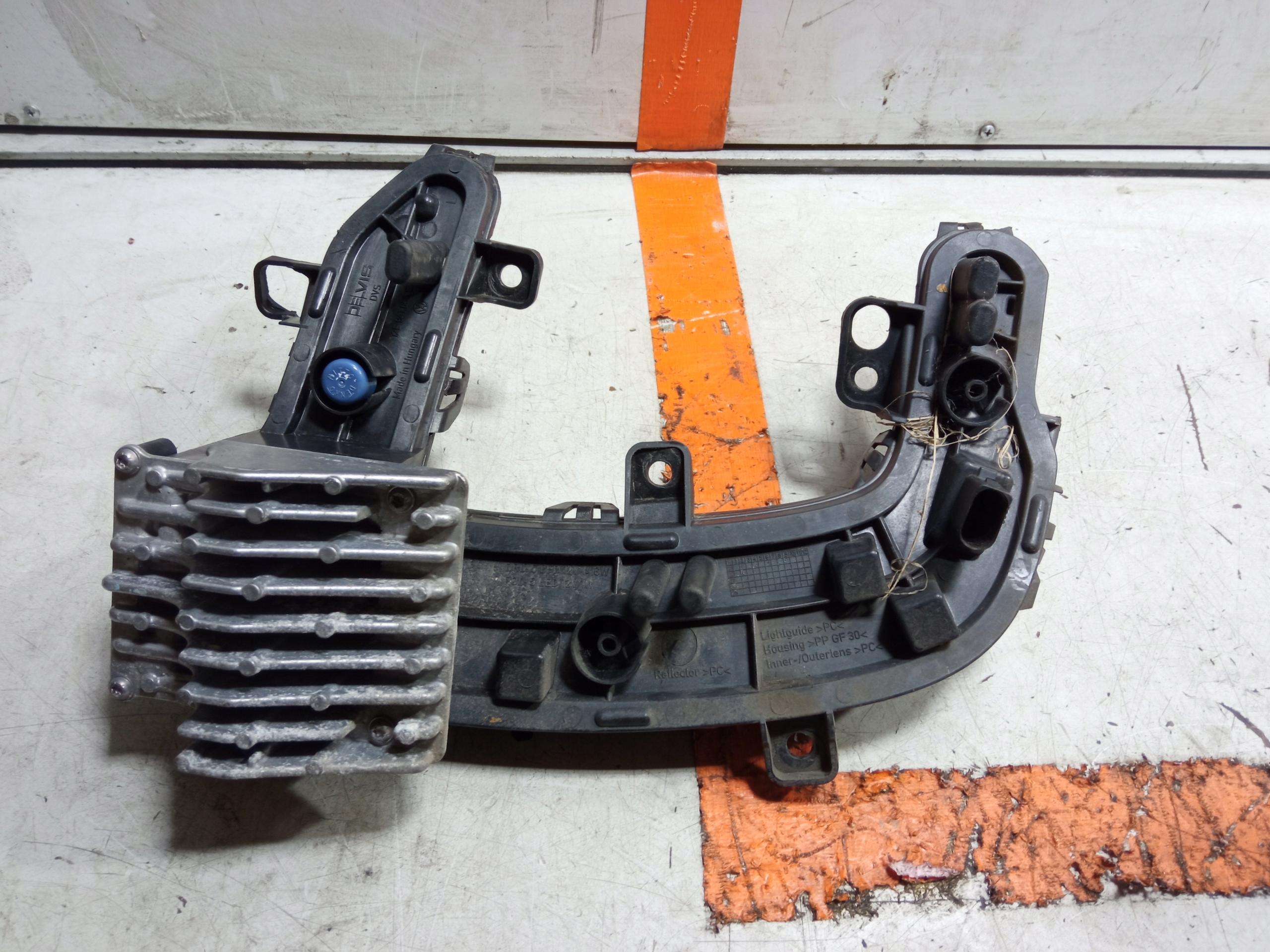 vw UP ГАЛОГЕН led левый 12E941055E