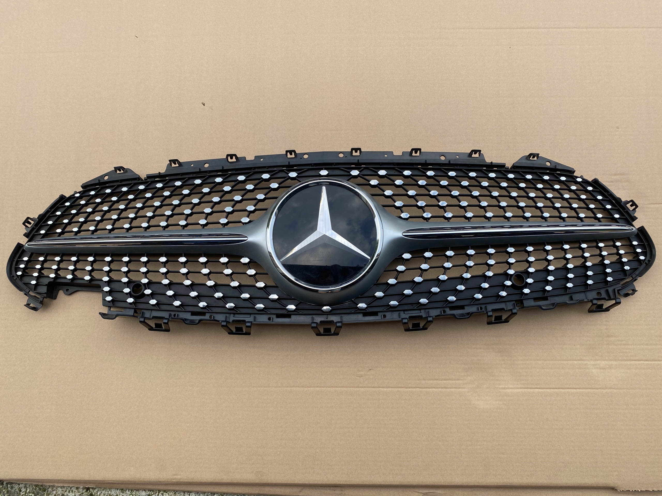 ATRAPA MERCEDES CLS 257 radar bez kamery