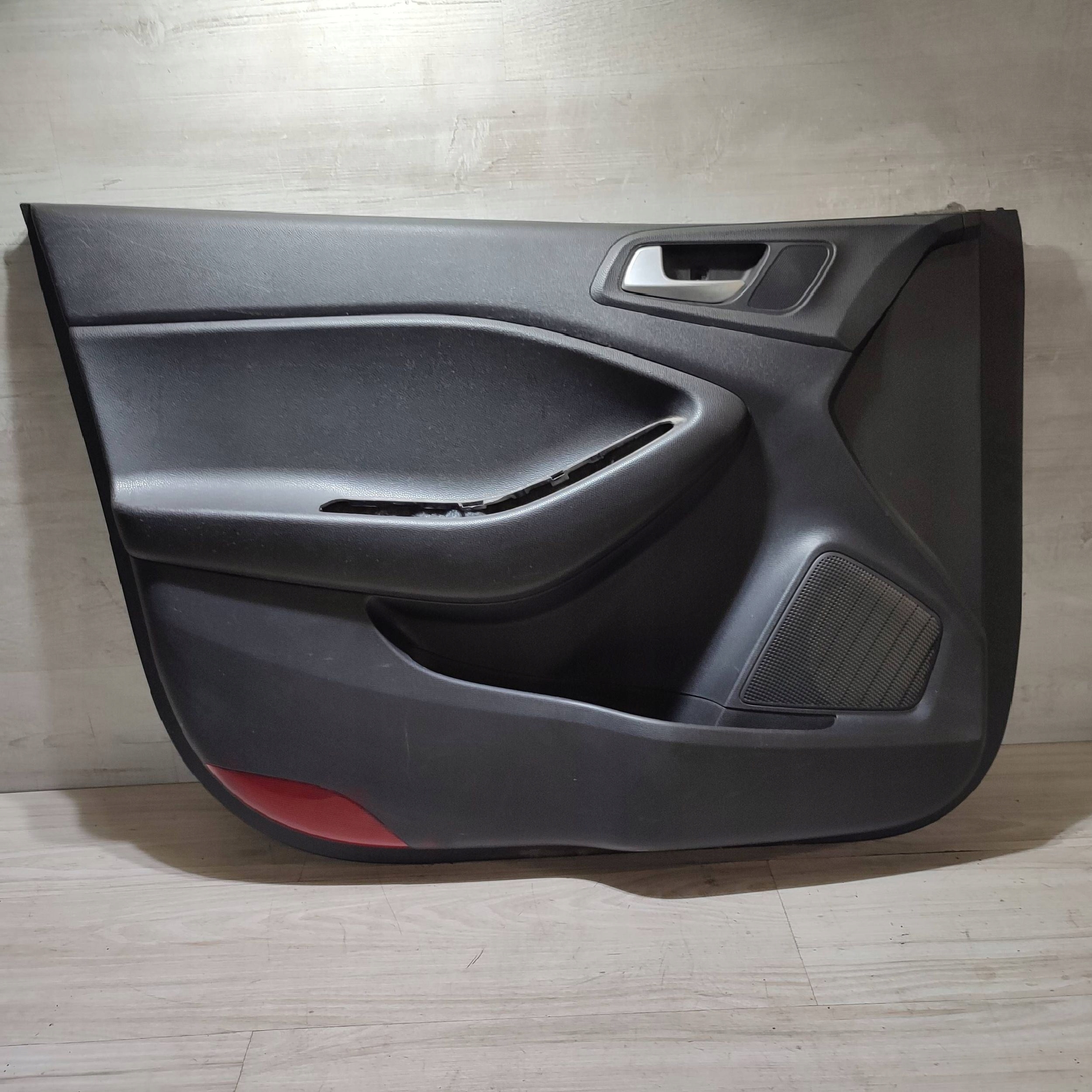 side door przednich front side left Hyundai i20 82310C8010