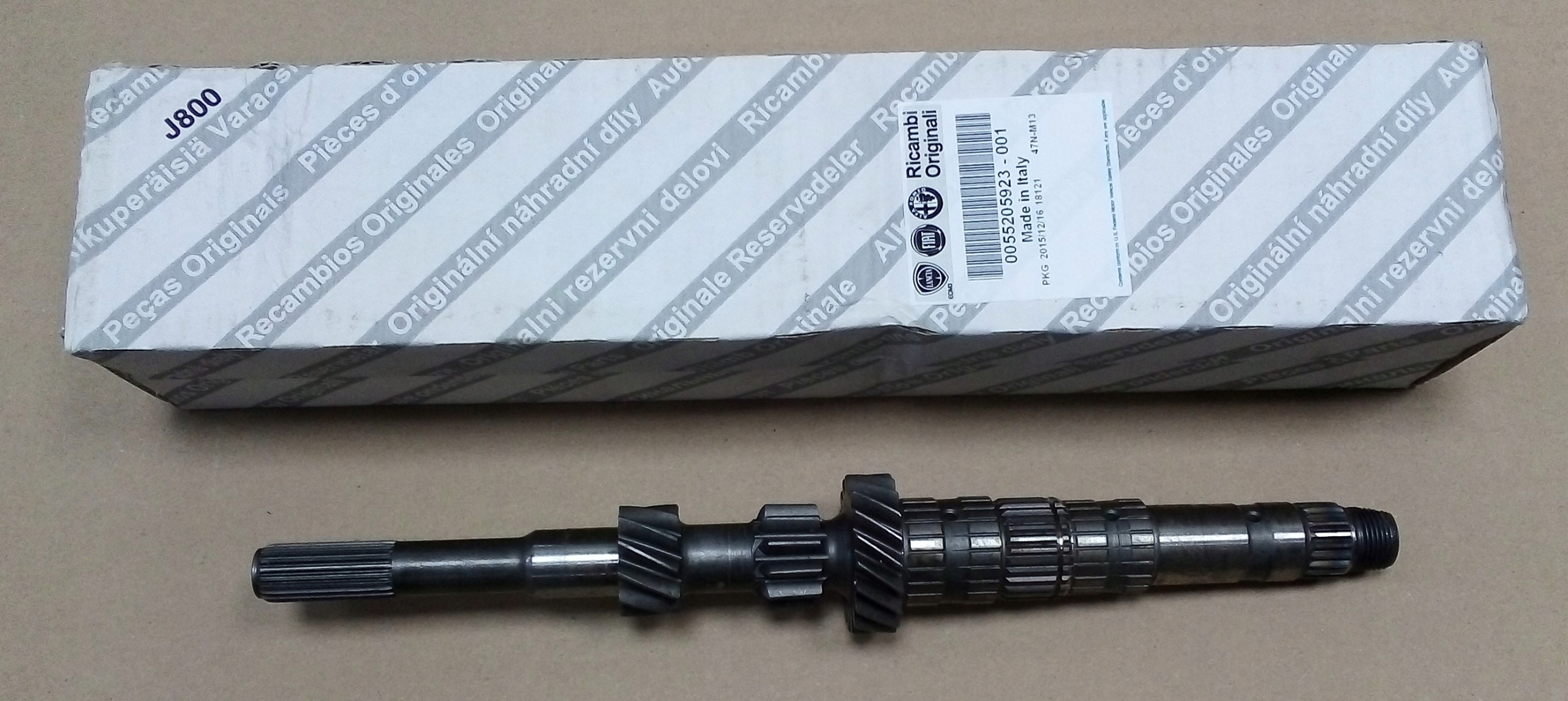 ОРИГИНАЛ FIAT ВАЛ КОРОБКИ ПЕРЕДАЧ 55205923 PANDA