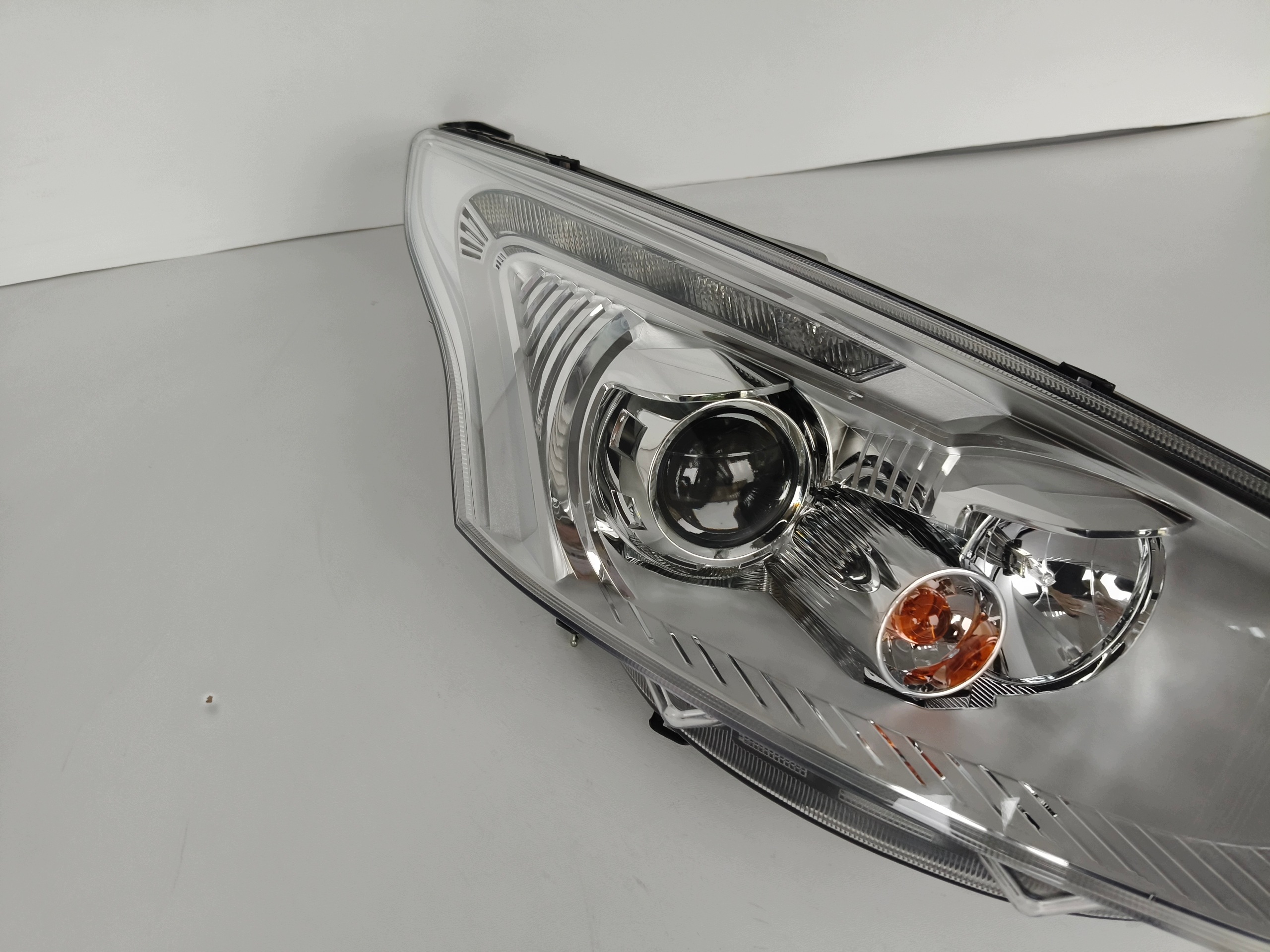 Licht rechts REFLEKTOR FORD B-MAX 13- LED
