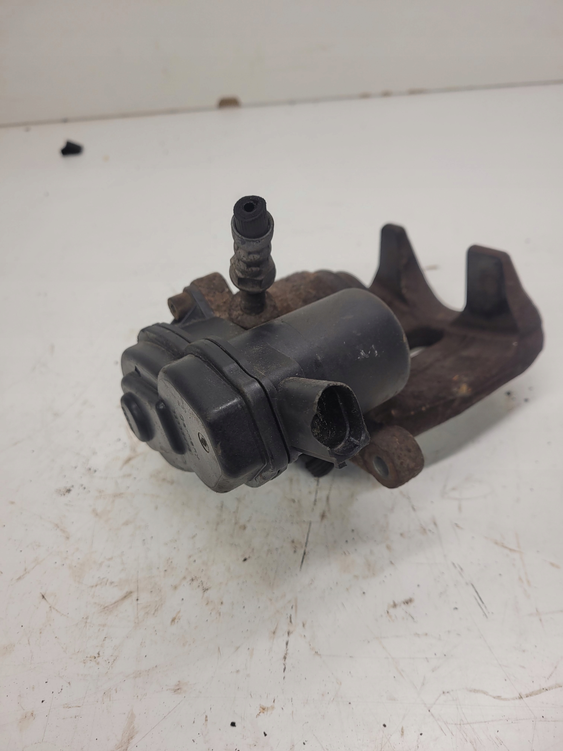 caliper brake right rear part AUDI A4 A5 A6 SQ5 6454A