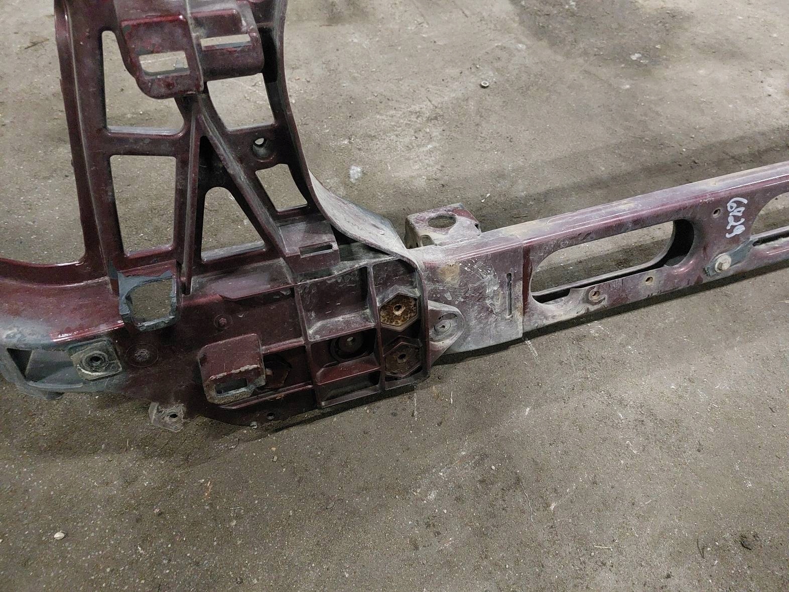 support panel for radiators pillar iron RAM 1500 and LIFT 5.7 KOD LAKIERU: PRV