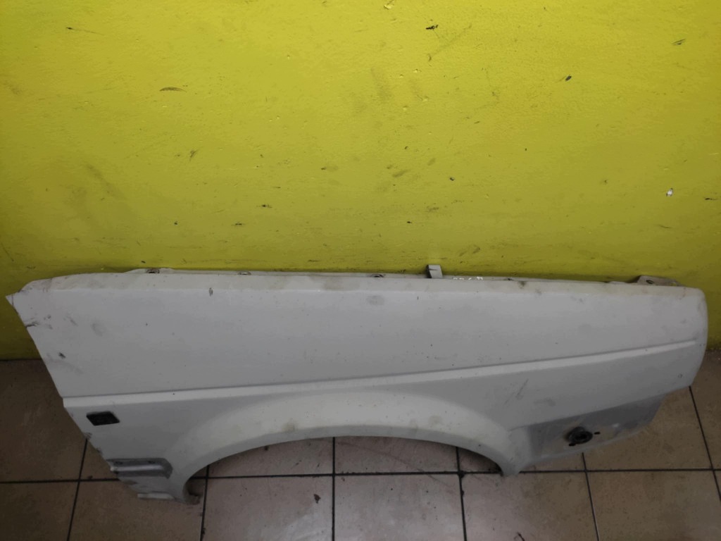 VW GOLF II Aile Droite Avant