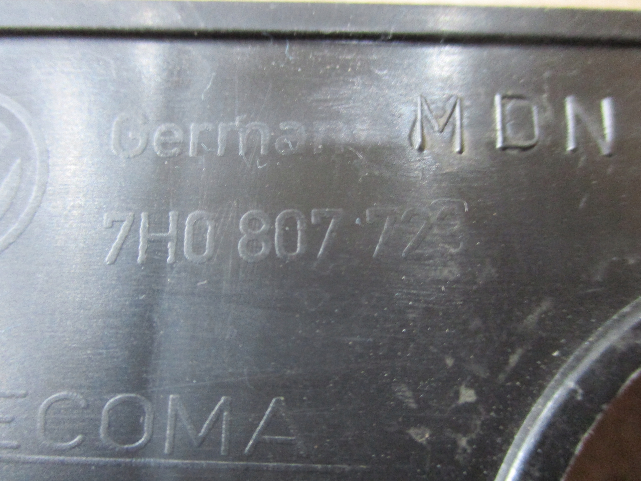 support central of a bumper rear part VW T5