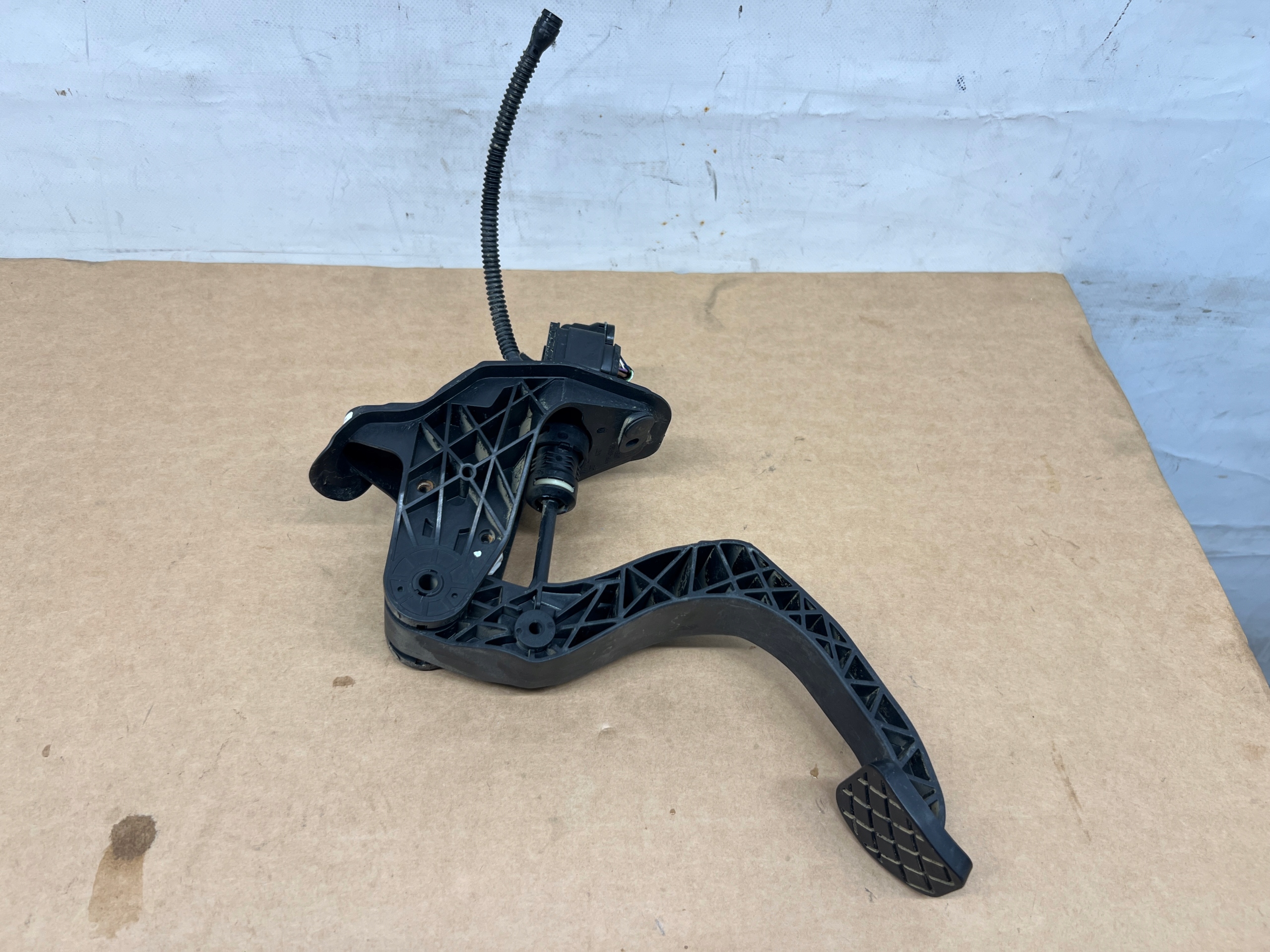 Seat Arona 1.0 TSI clutch pedal complete 2Q1721059
