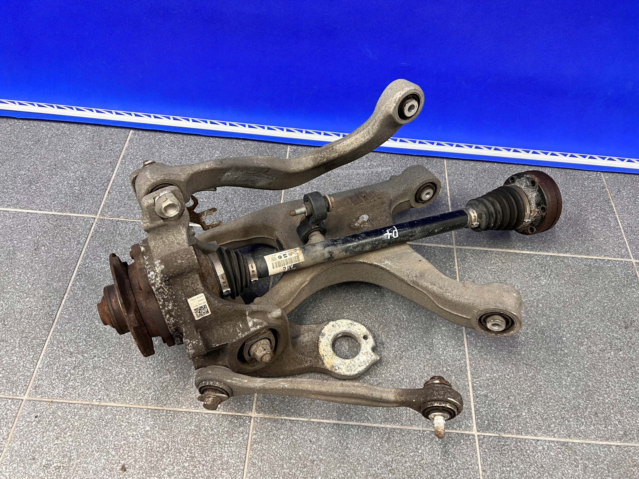 AUDI A4 A5 A6 A7 Q5 ЦАПФА ПРАВИЙ TYLr0505432f