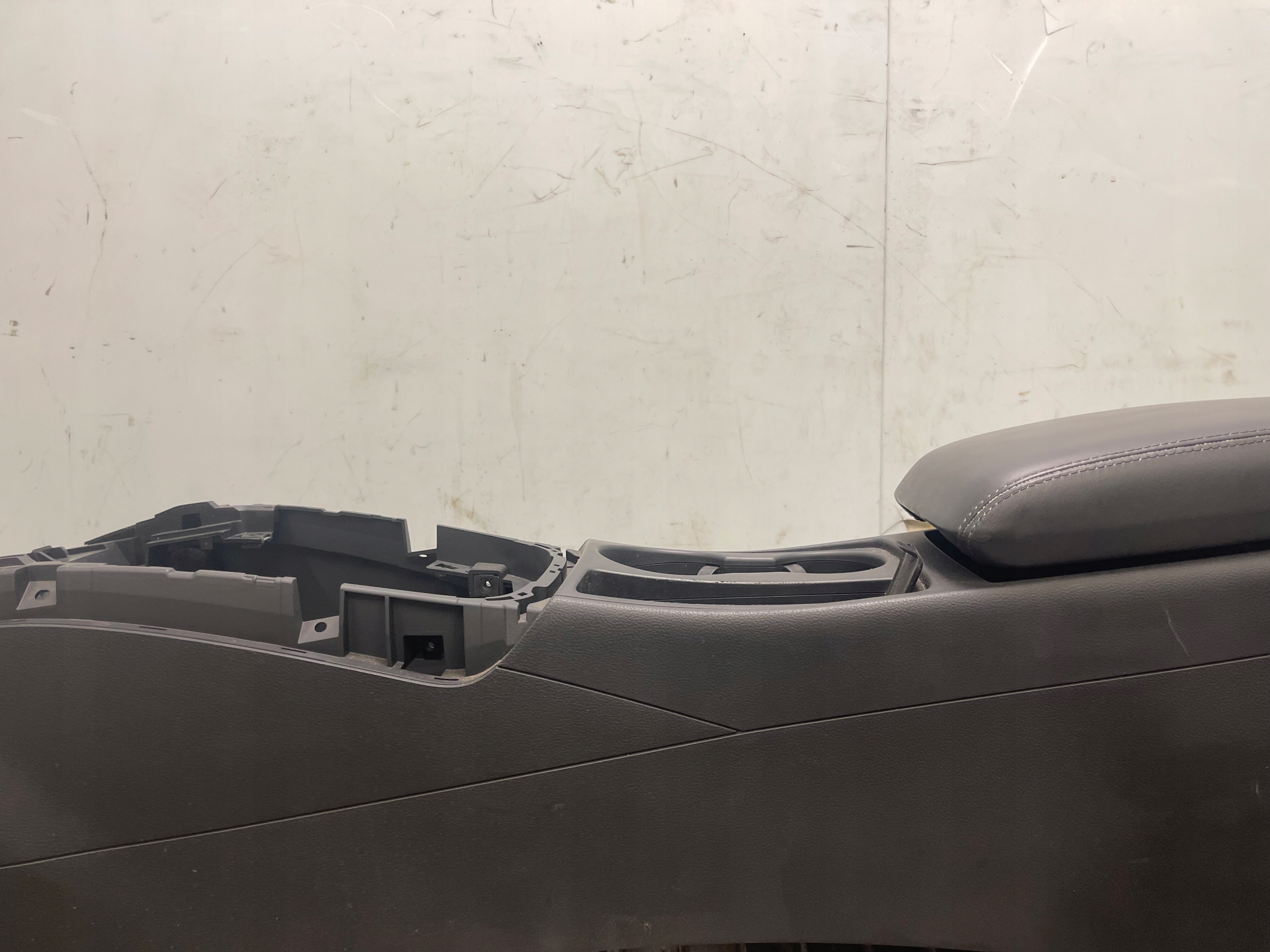 TUNEL central AUDI A5 8T Sportowy/Coupe 07-17 8K0864981F console