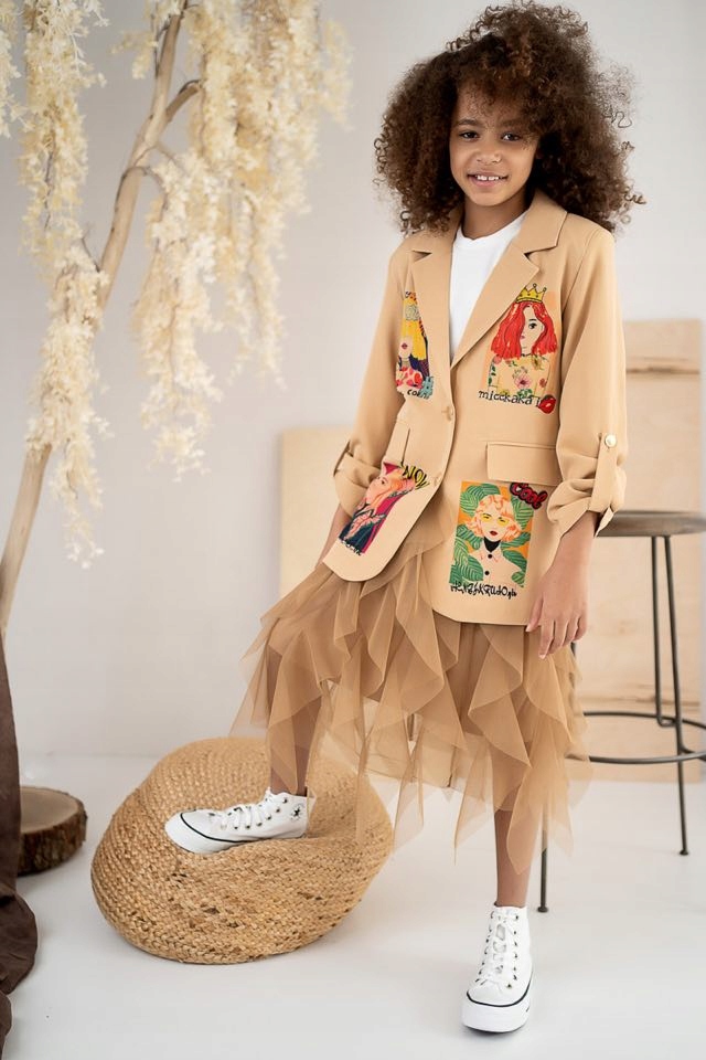 Marynarka żakiet dla dziewczynki beż latte oversize luźny z aplikacjąmi 140 Płeć dziewczynki