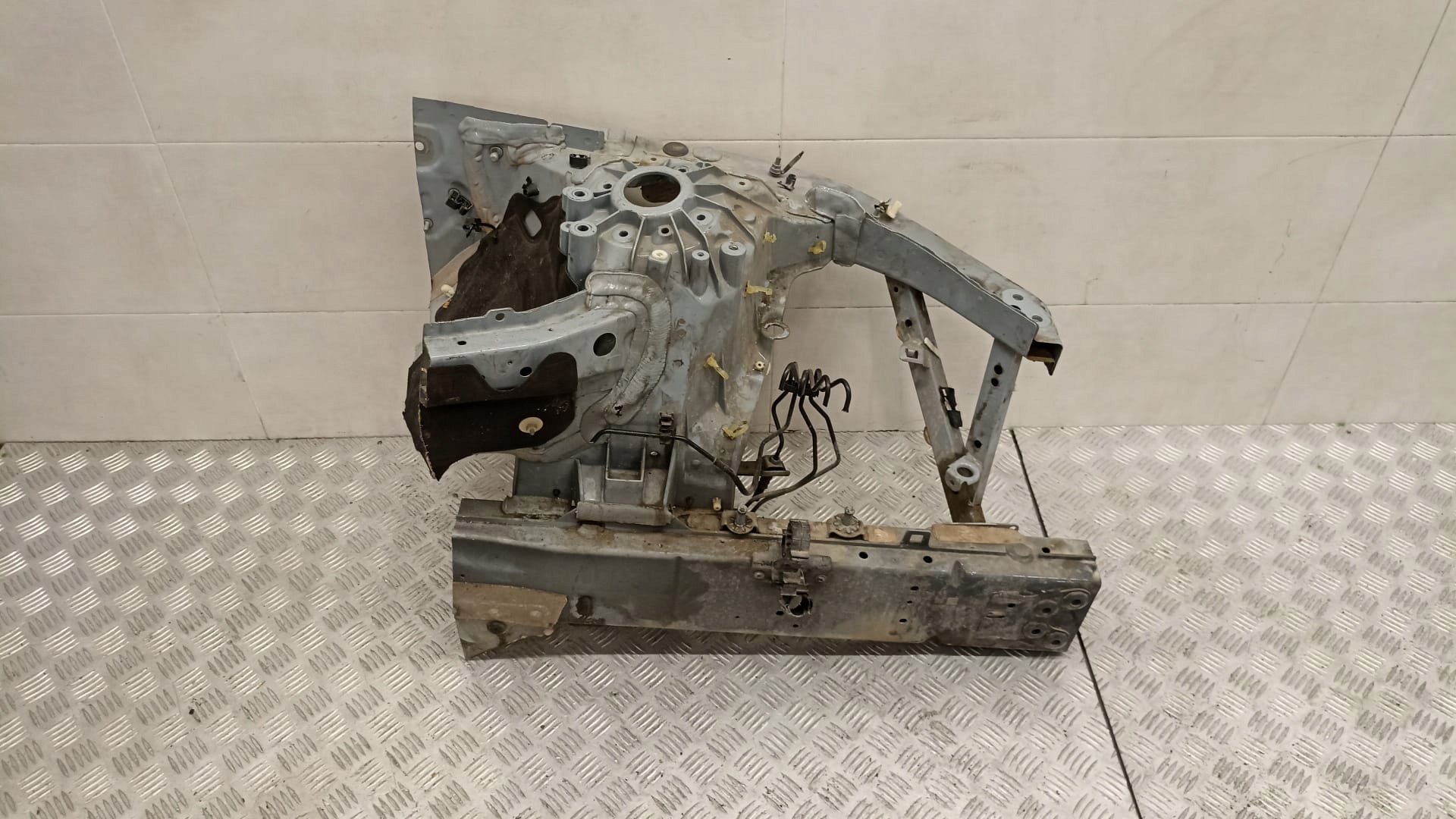 BMW G22 quarter quarter left placement C4P