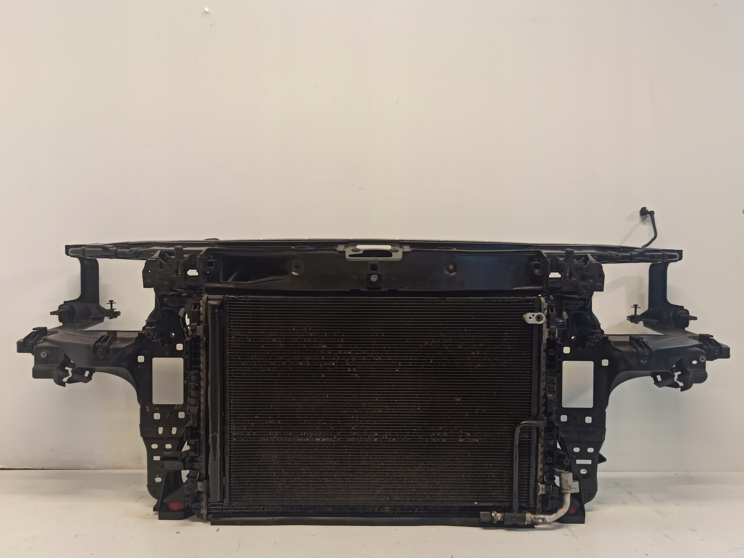 AUDI A8 D4 LIFT PAS PRZEDNI CHŁODNICE 4H0121003M 3.0tdi chłodnica