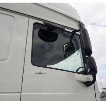 Deflektory na bočné sklá Daf XF106 Euro 6, s výrezom na zrkadlo