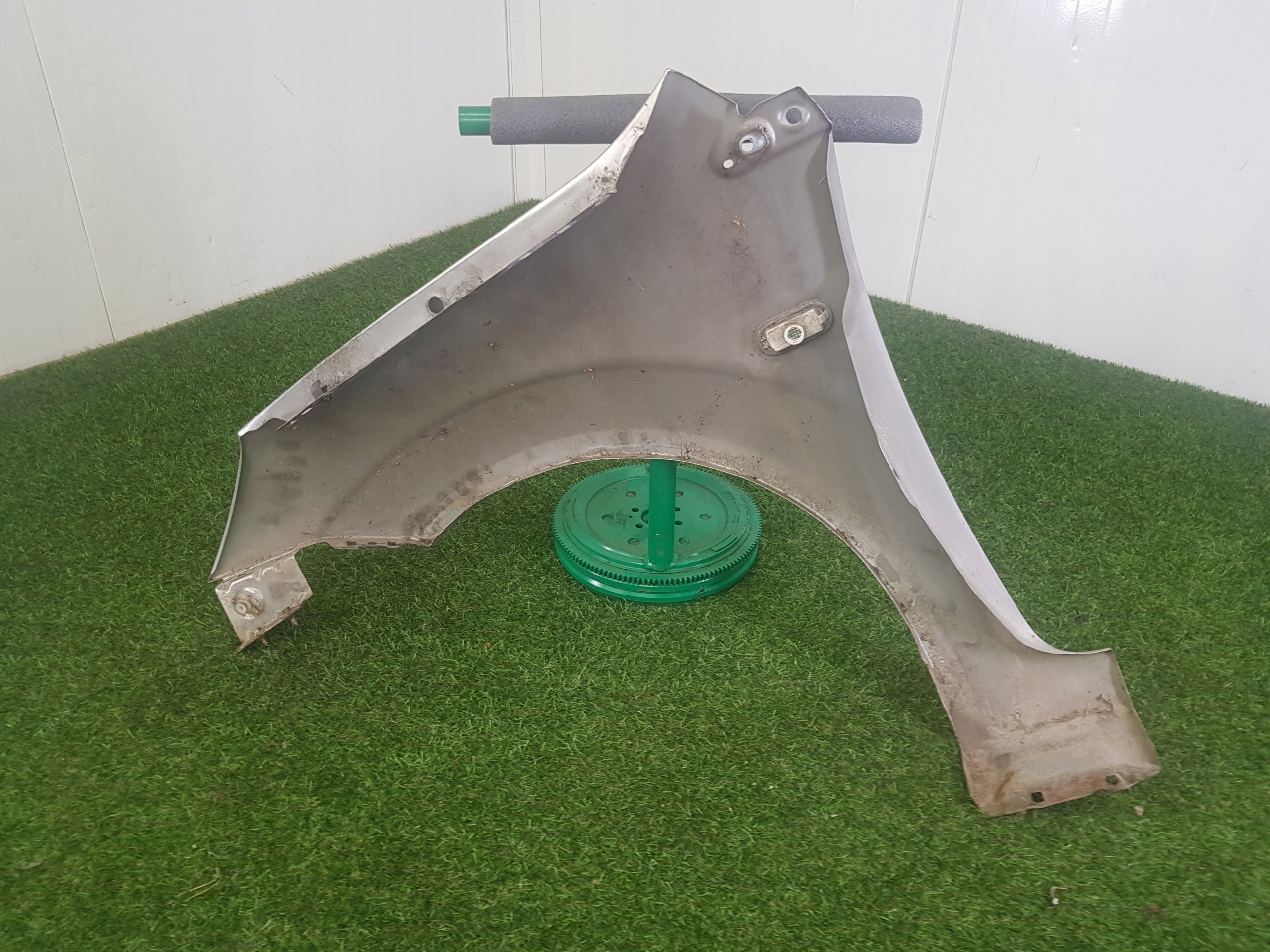 fender right front LIFT FORD FIESTA MK 6