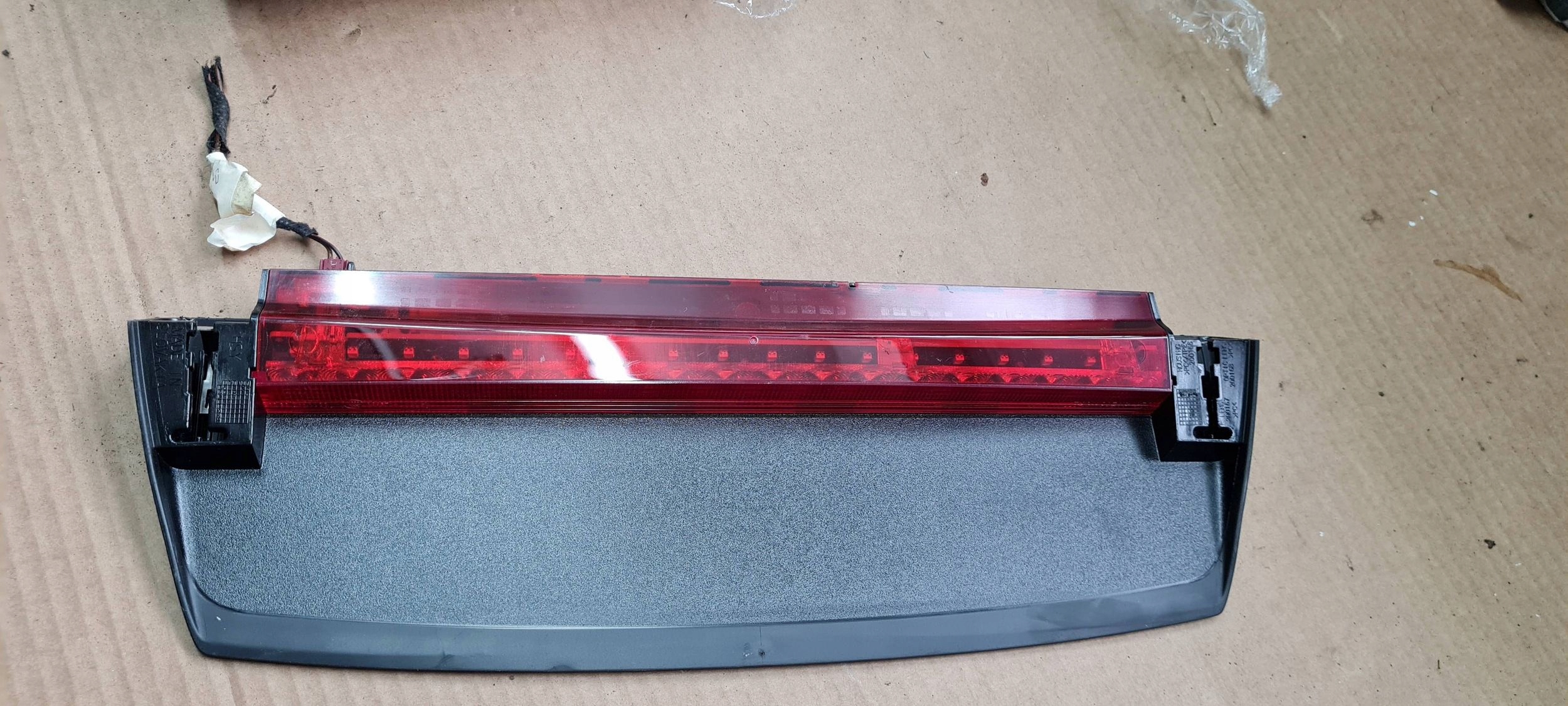 A4 B9 8W S4 TRZECIE light STOP sedan 8W5945097