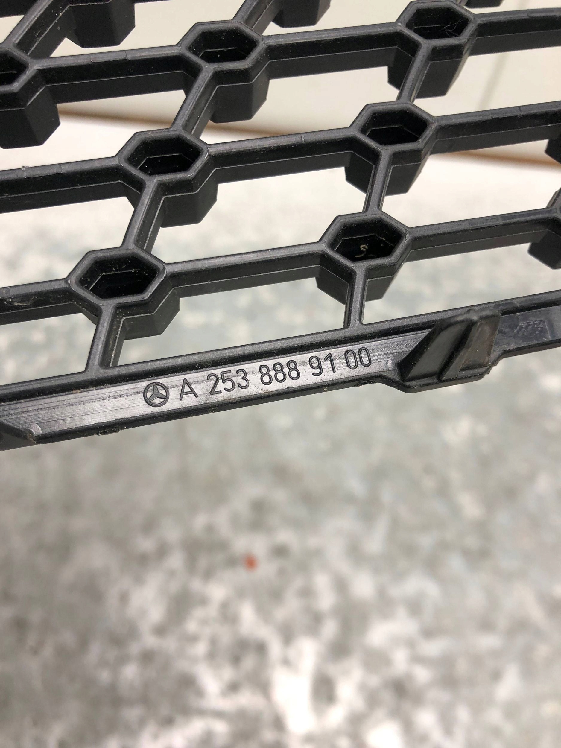 grid GRILLA left MERCEDES W253 X253 A2538889100