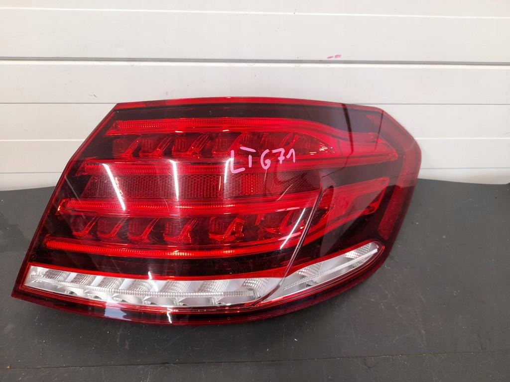 Mercedes-Benz E-Klasse W212 Rückleuchte Rearlamp - Thumbnail 1