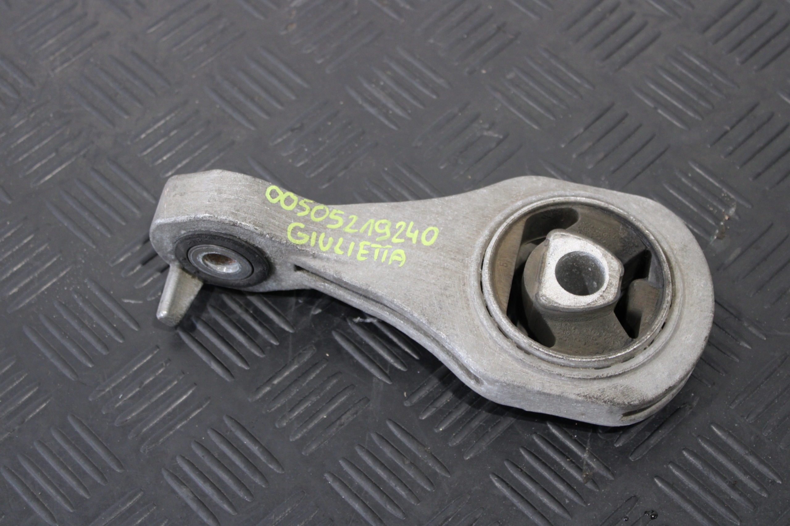 holder engine mount GIULIETTA 1,4 TURBO 00505219240