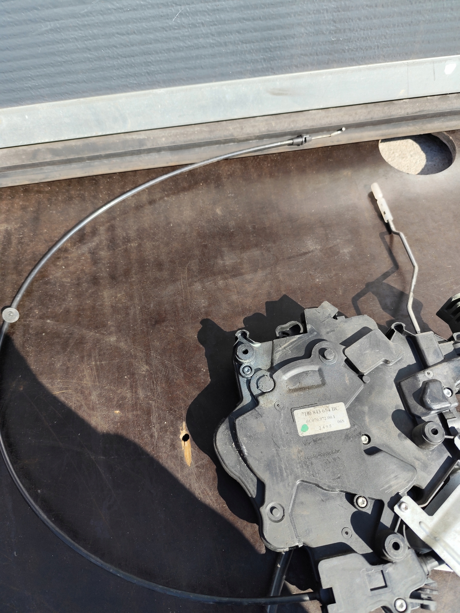 VW T5 Schloß Tür gleitende rechts 7H0843654BC
