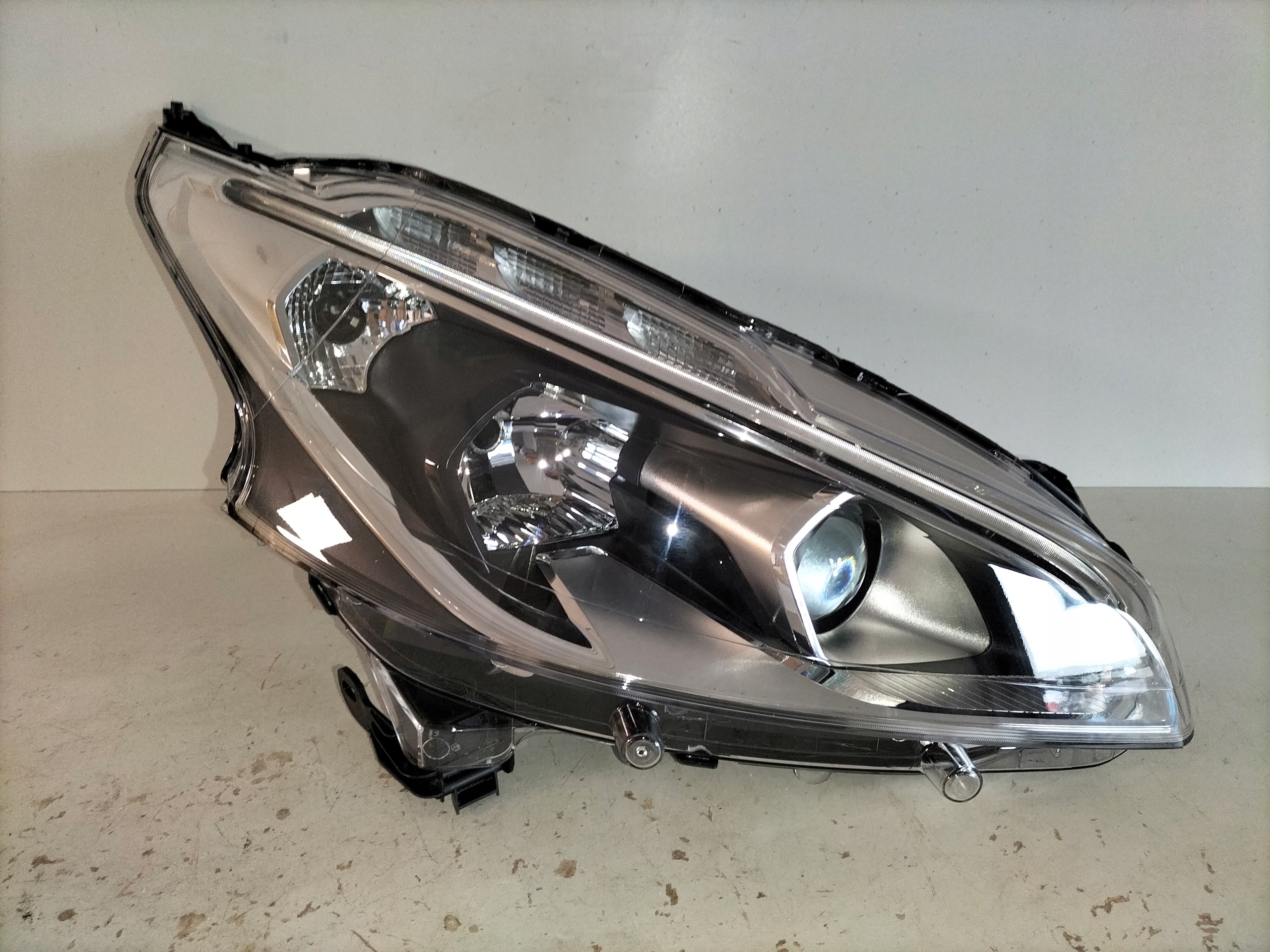 light front reflektor right PEUGEOT 208 LIFT 15-19
