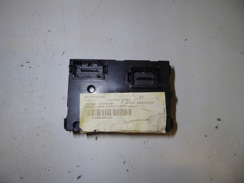 FIAT 500X SKRZYNKA BEZPIECZNIKOW Type Other