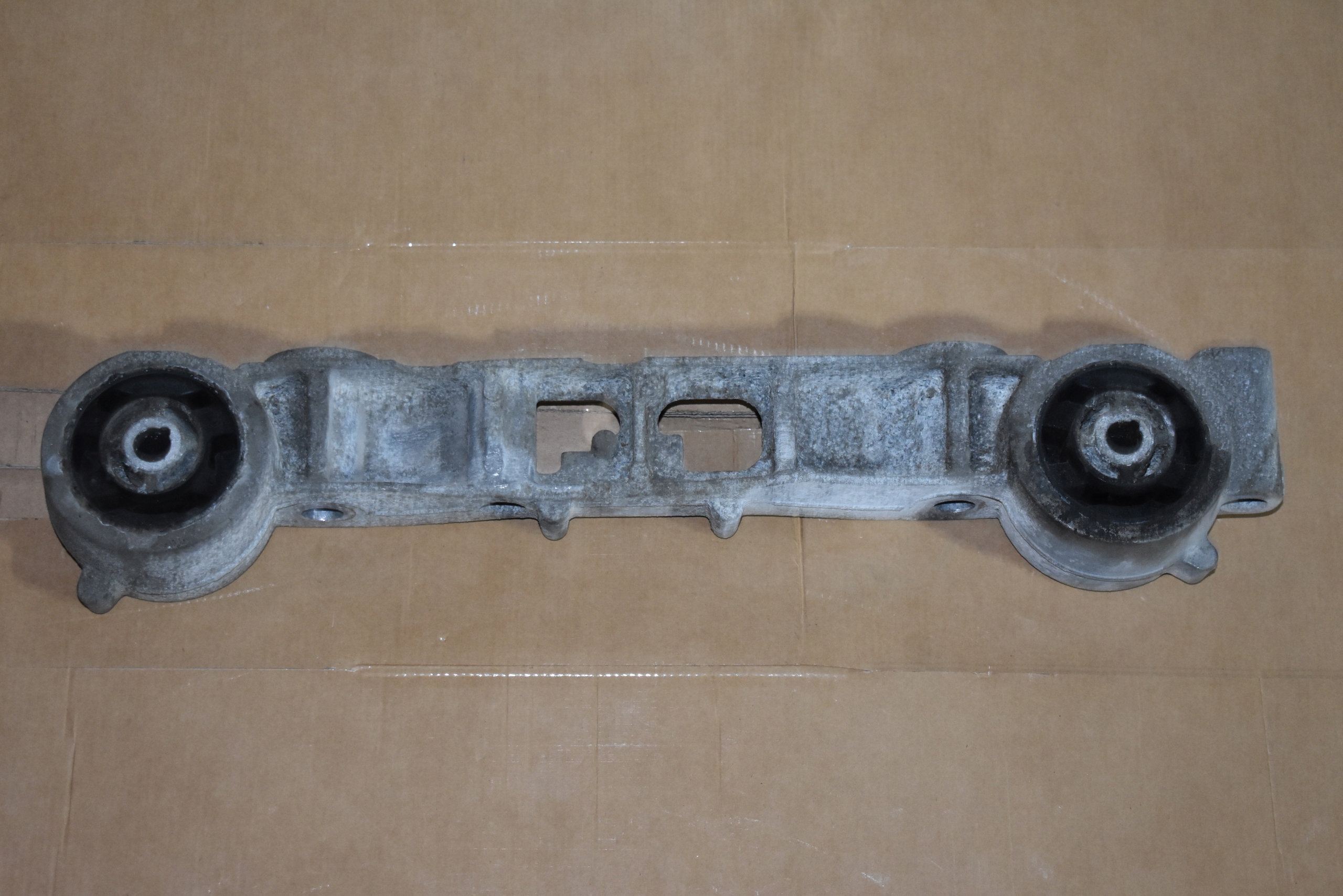 IDEALNY Halter MOSTU MERCEDES W447 1