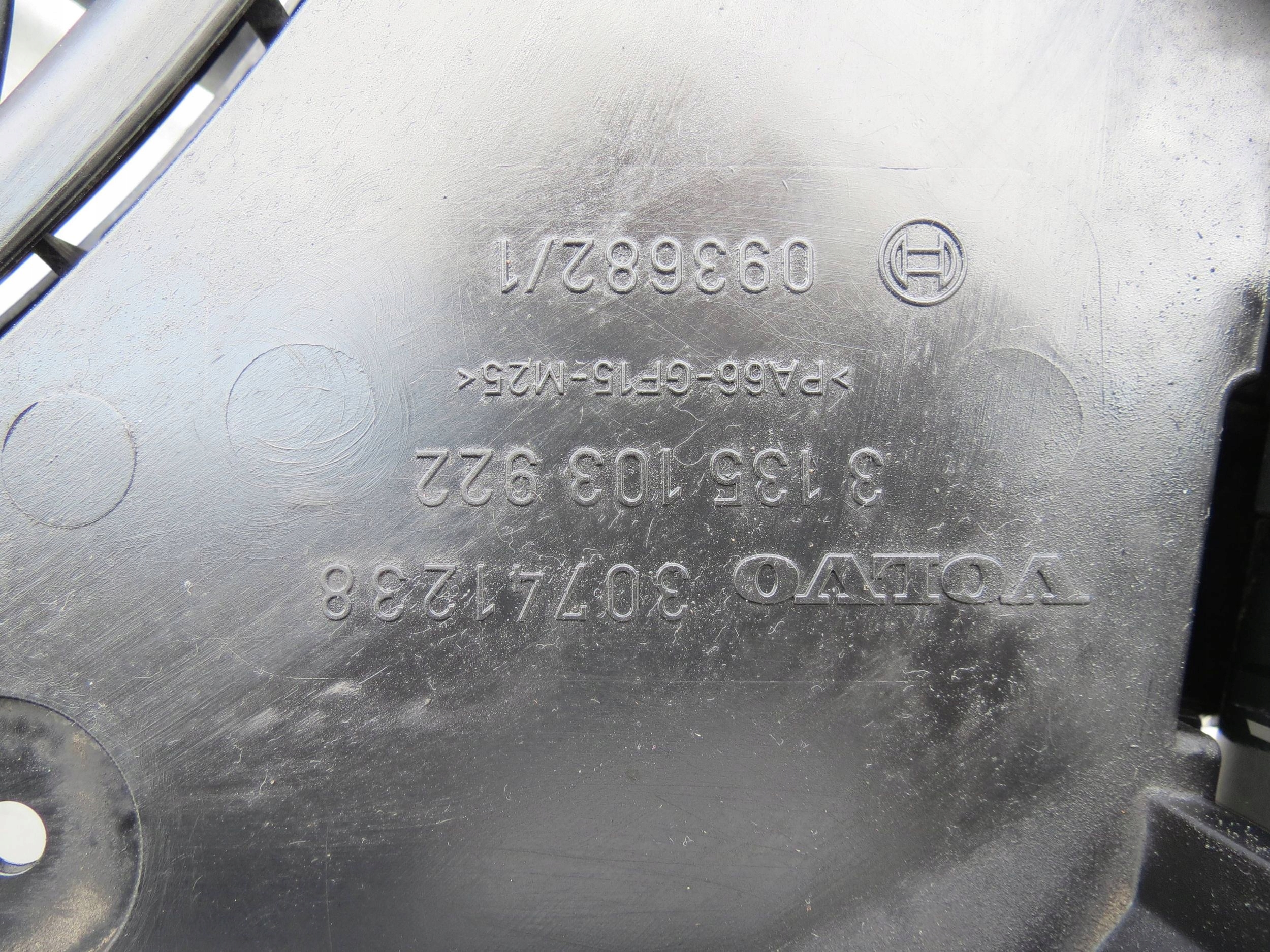 ventilátor VOLVO XC70 II CROSS AWD 2.4D 185KM 2000-2007r 30741144