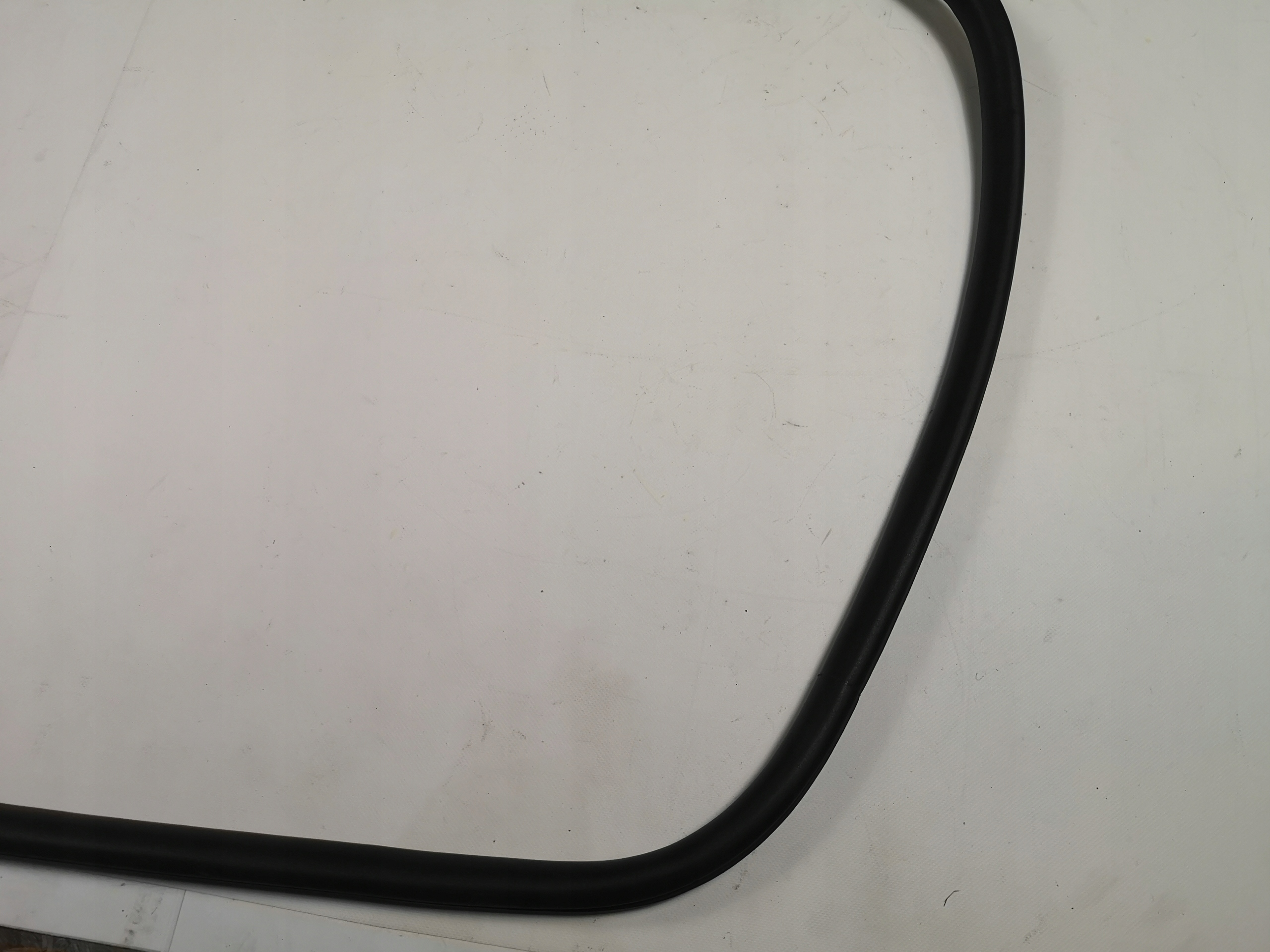 gasket door right front Ford Explorer 2020