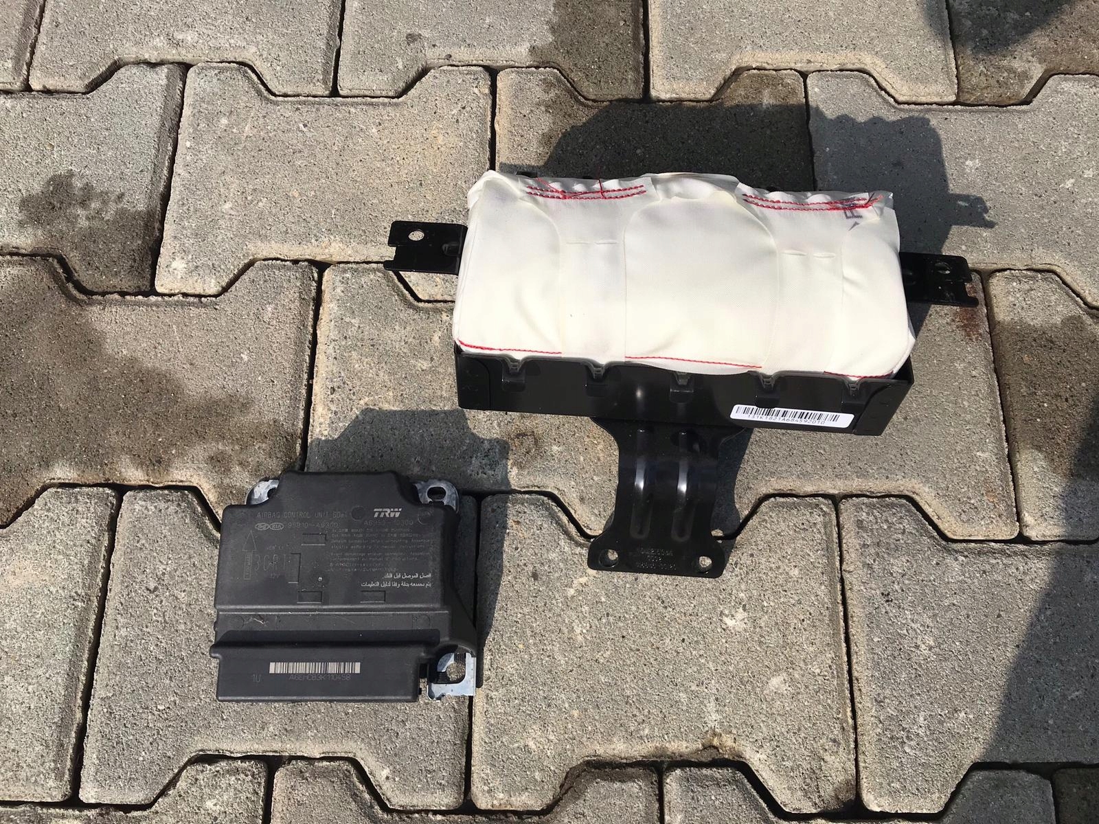 Hyundai i30 II airbag passenger airbag+ control unit
