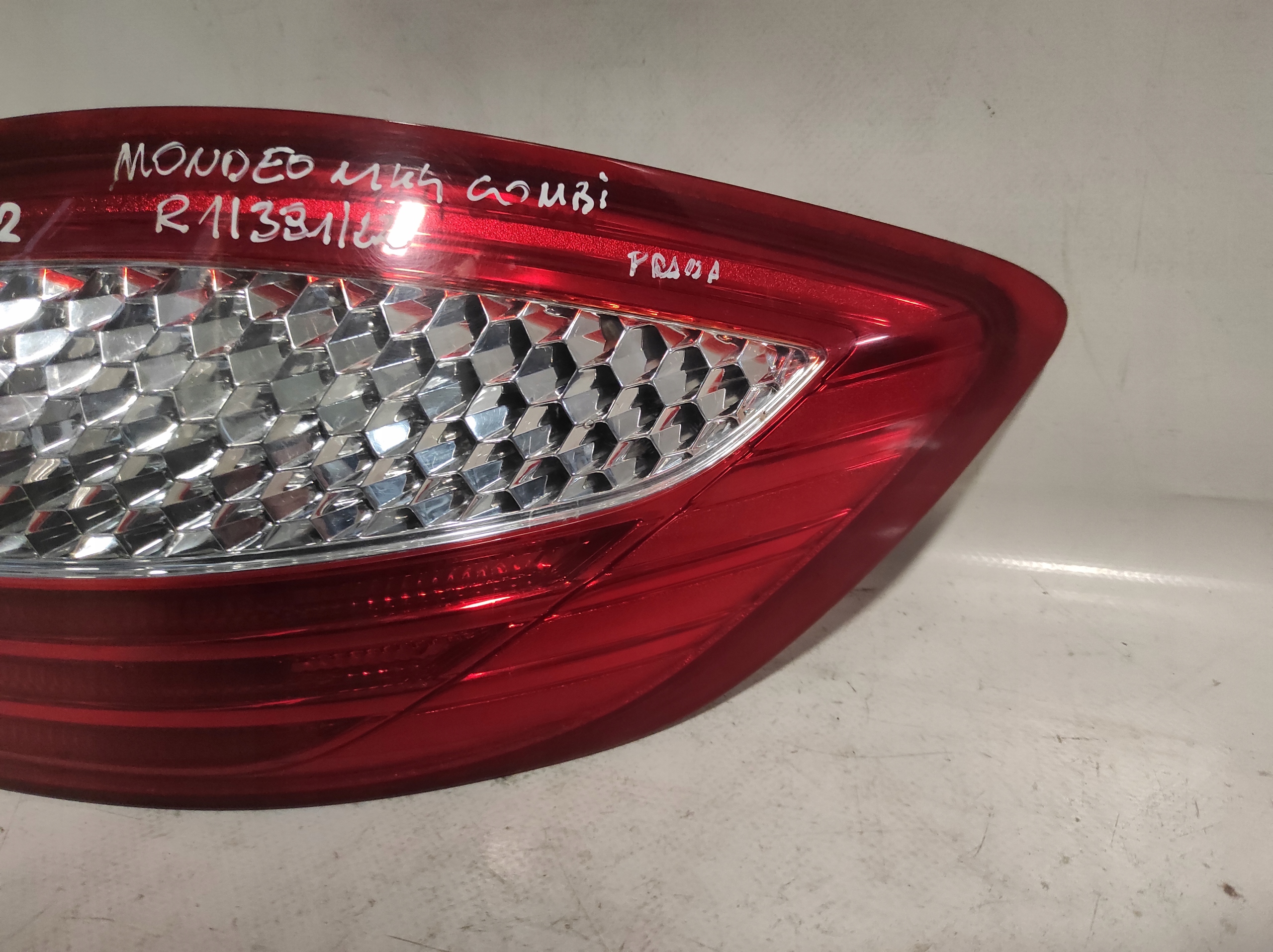 Ford Mondeo MK4 kombi light right rear right rear part