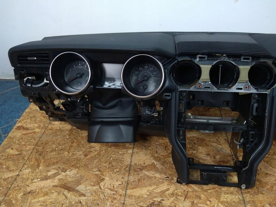 dashboard instrument panel + airbag Ford Mustang VI GT 2017