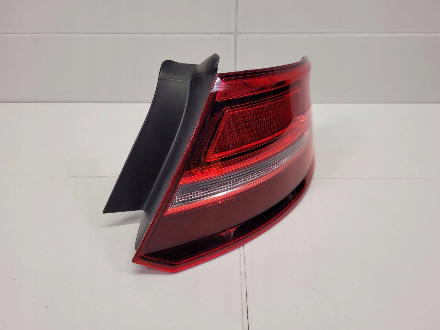 light rear right side Audi A3 8V facelift 2018 2SD012838-02