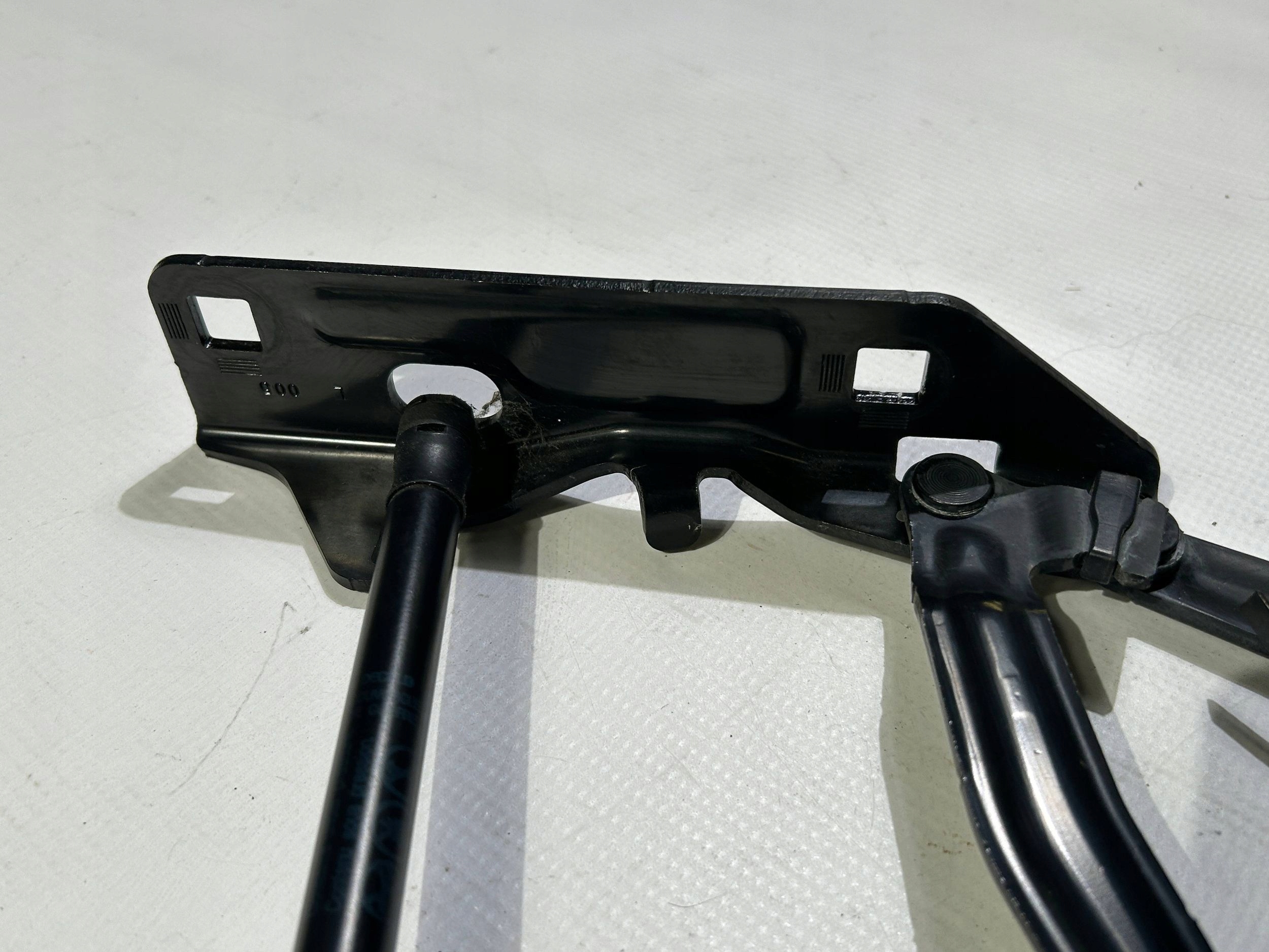 hinge damper bonnet boot left Chevrolet Corvette cabrio C7 2014r