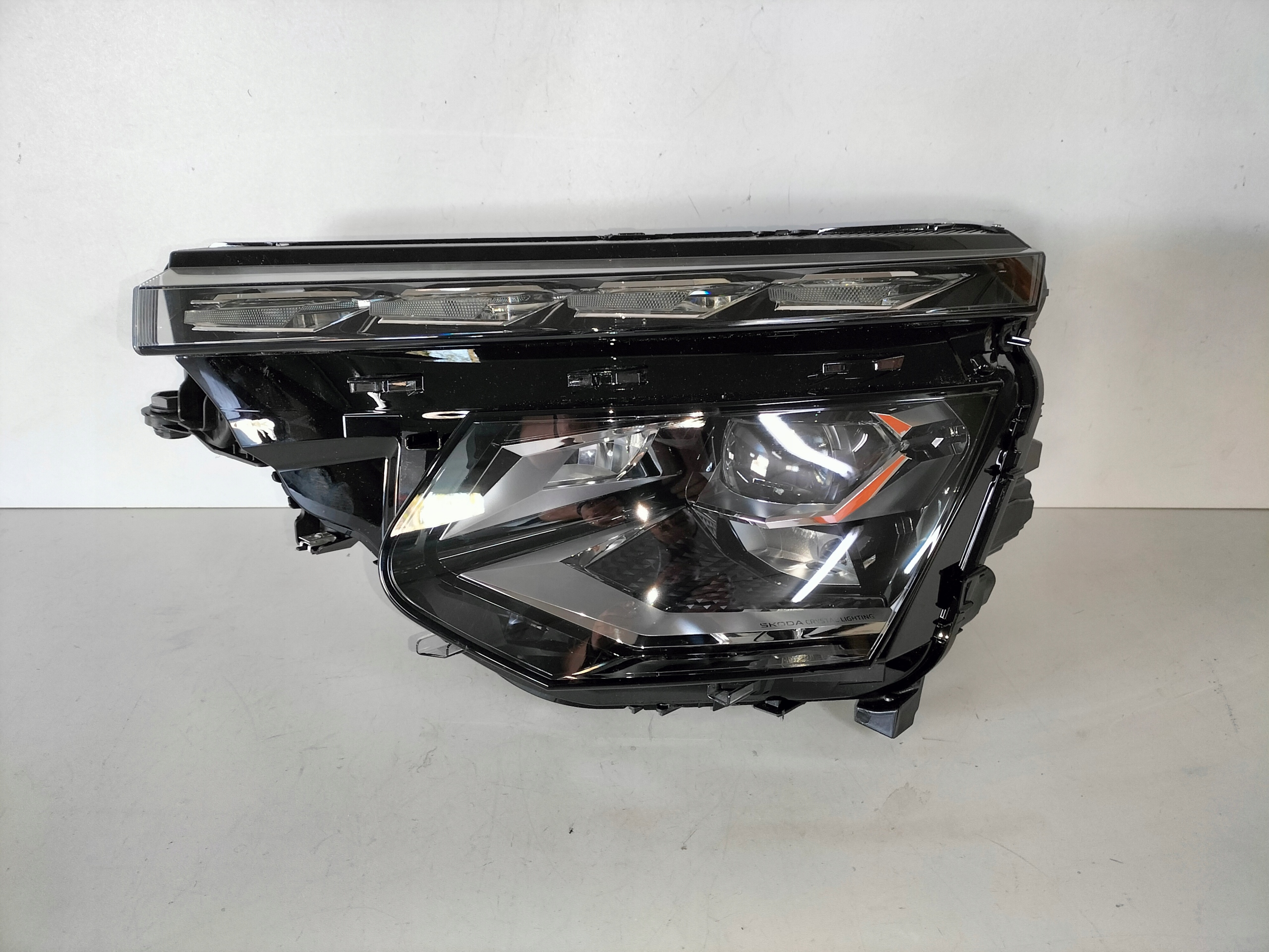 light front reflektor left SKODA KAMIQ LIFT 24- FULL LED lens