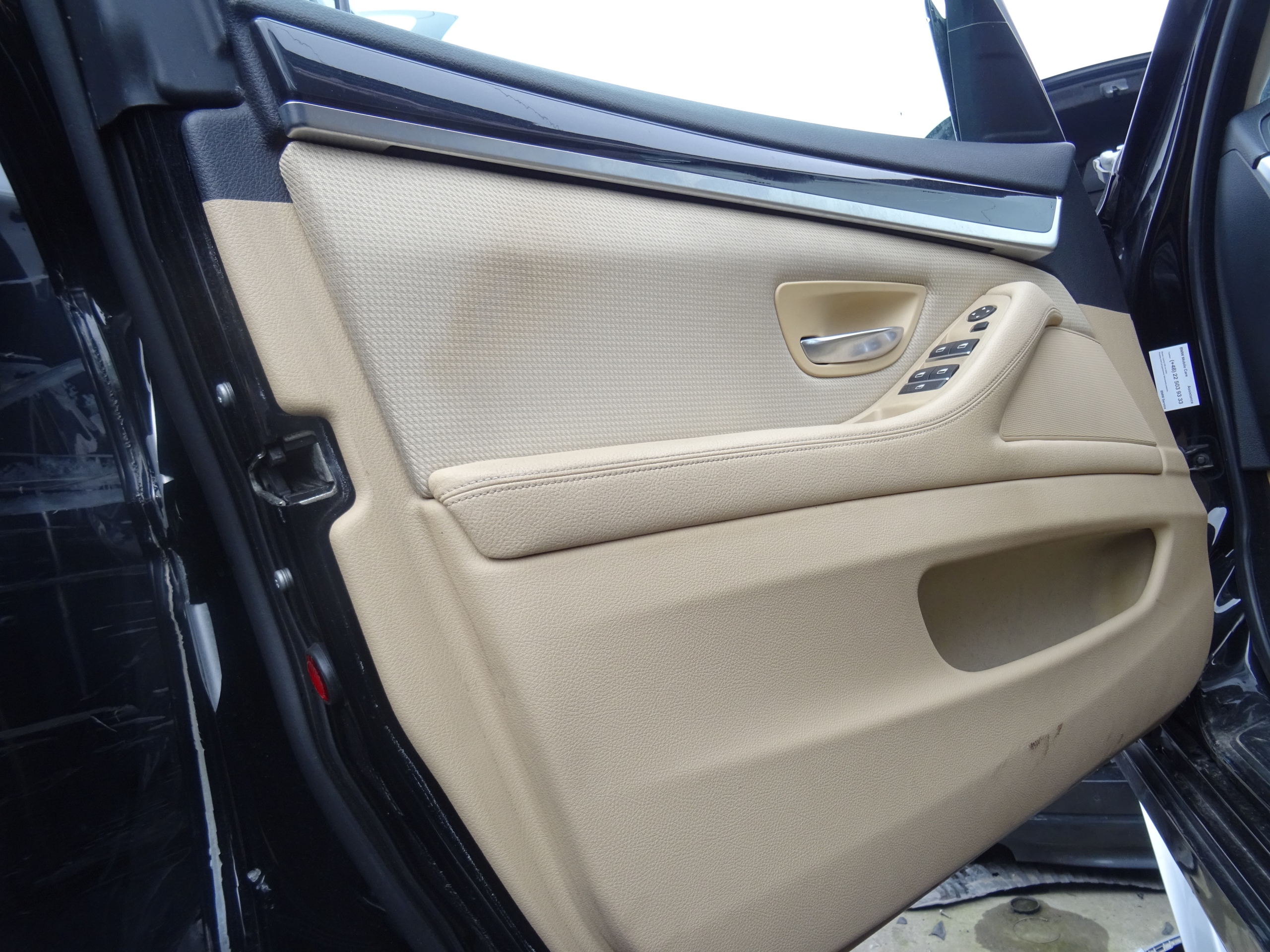 ОБШИВКА ЛЕВЫЙ ПЕРЕД ПЕРЕДНИЙ BMW F10 F11 ЕВРОПА СВЕТЛЫЙ