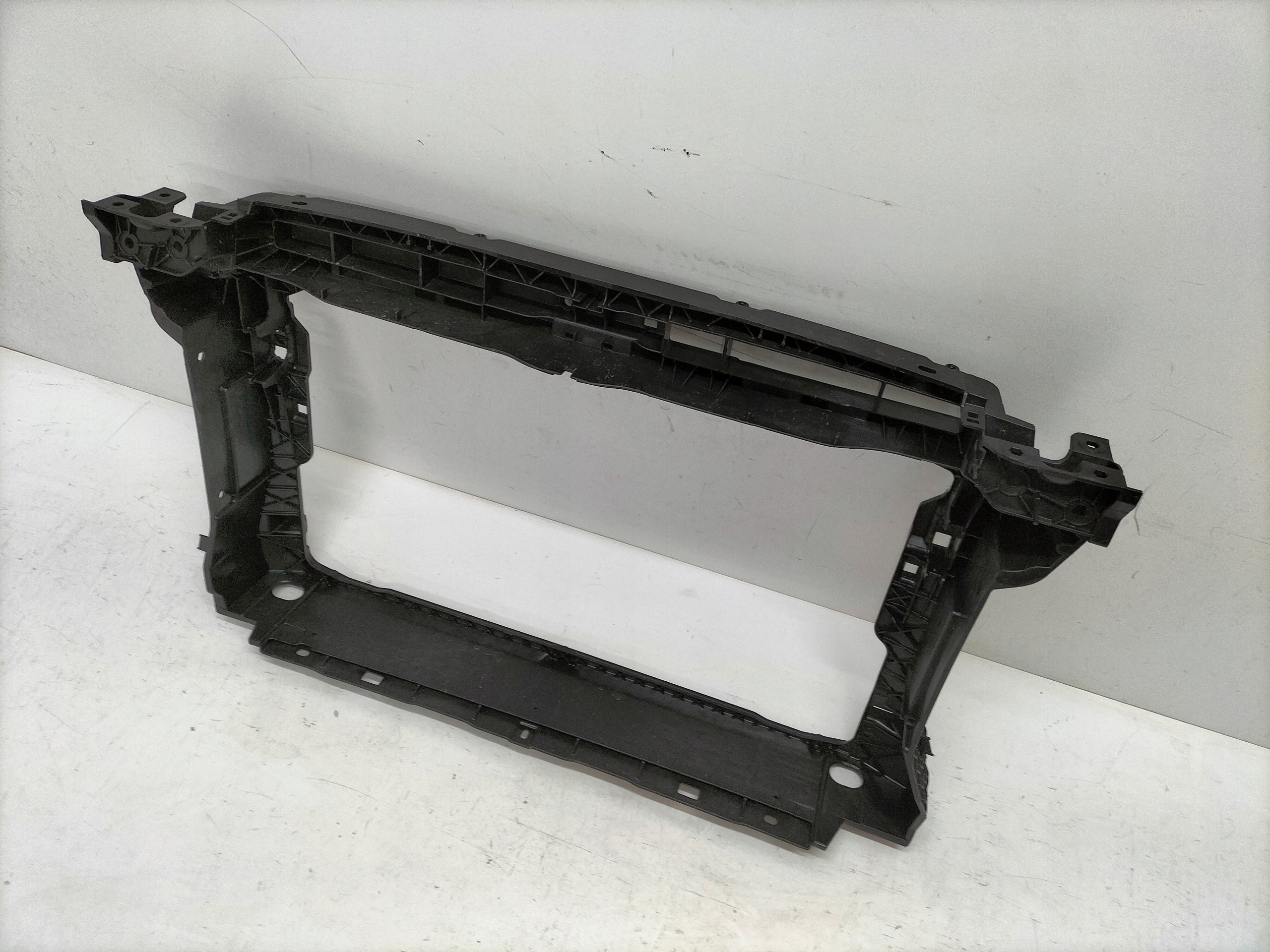 support panel for radiators pillar iron VW PASSAT B9 3J0 24