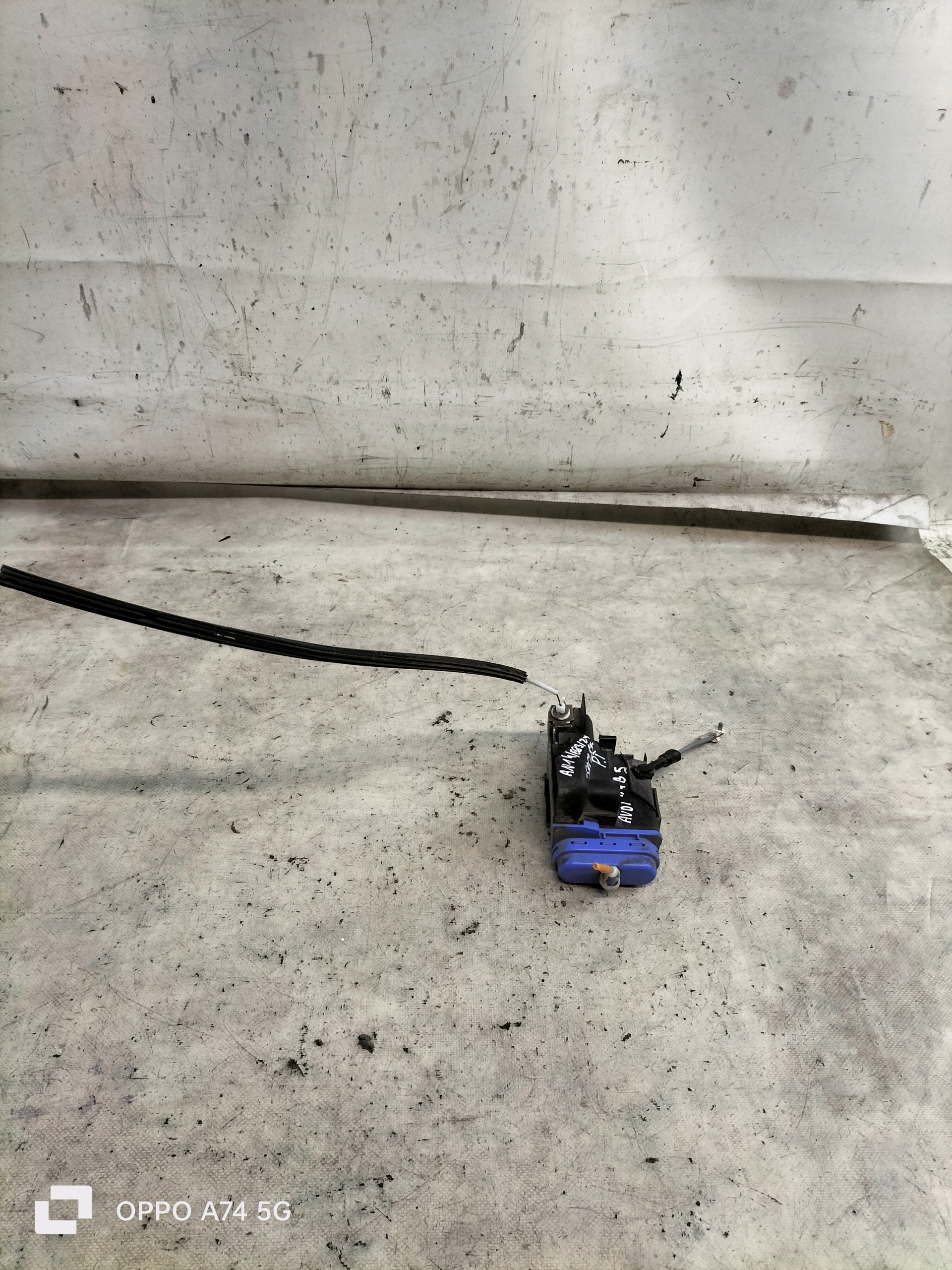 AUDI A3 8L A4 B5 lock door right rear part 8D0839016A