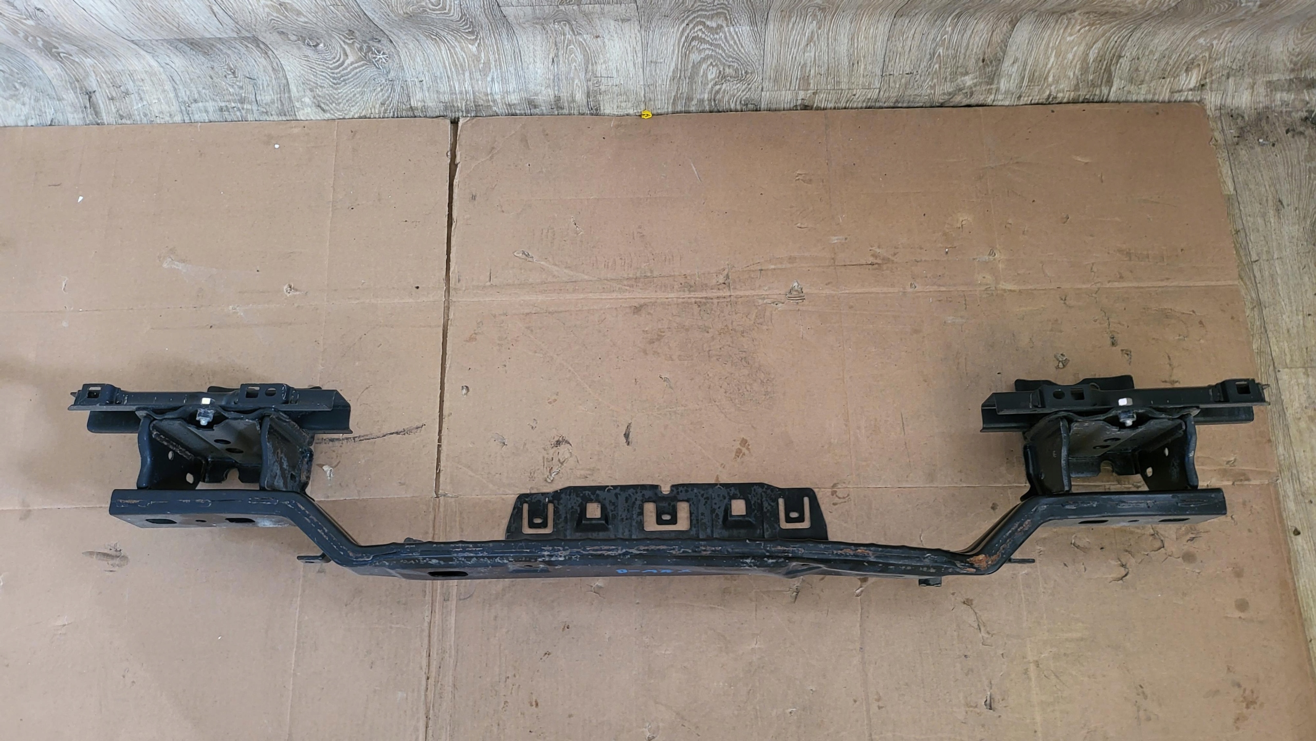 pillar sider below bumper rear part ISUZU D MAX III 2021