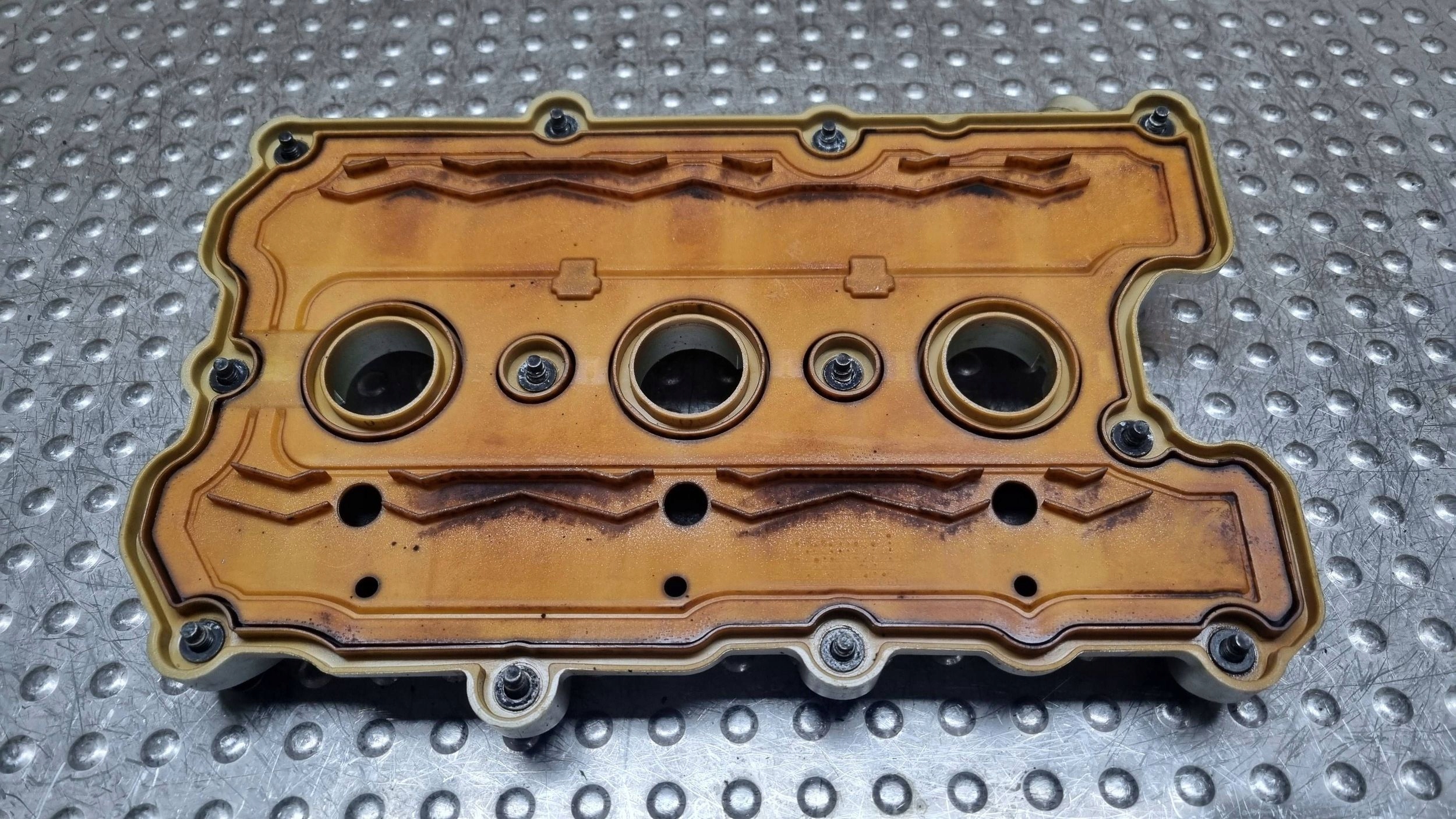 Abdeckung der Ventile rechts 06E103472N AUDI A4 B7 A6 C6 3,2FSI CAL