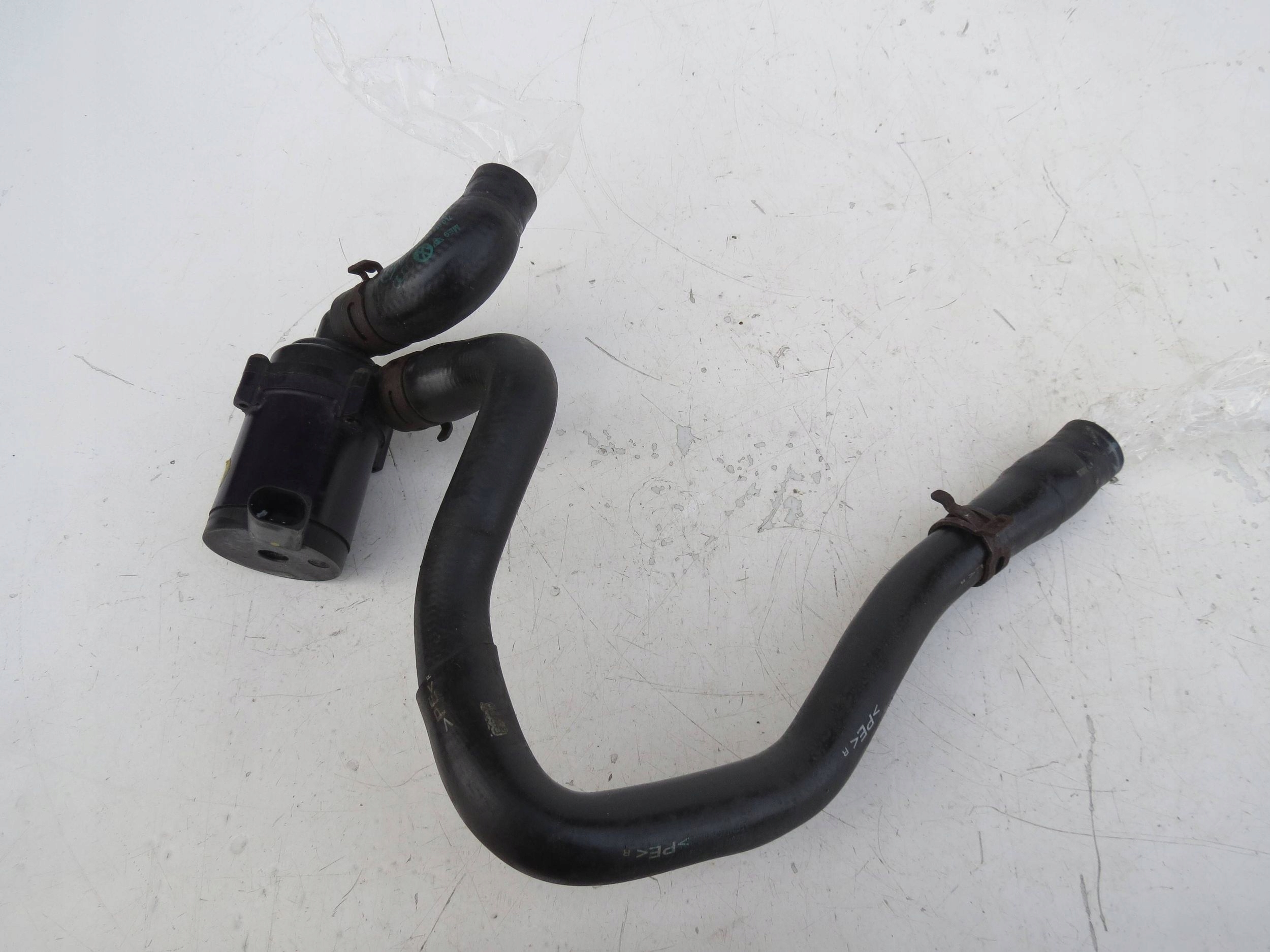 pumpa cirkulacije vode PORSCHE CAYENNE i 7L5 4.8 V8 7L0965561K