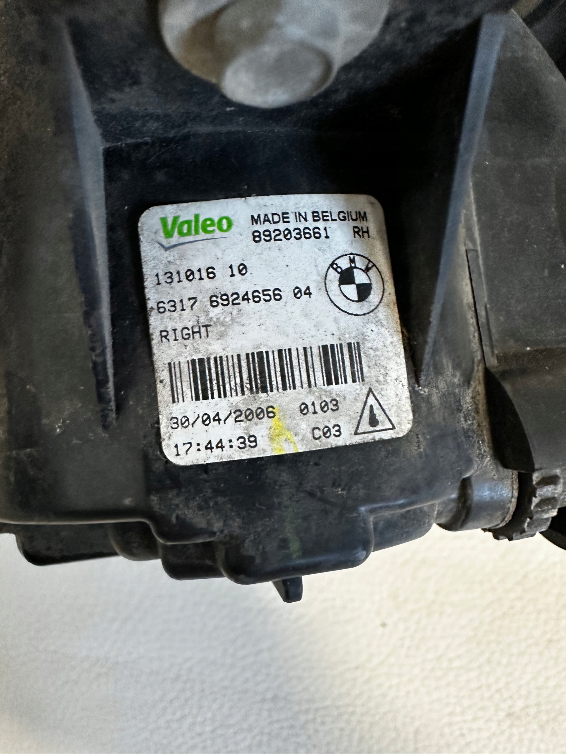 BMW E87 NEBELSCHEINWERFER RECHTS HALTER DES NEBELSCHEINWERFERS