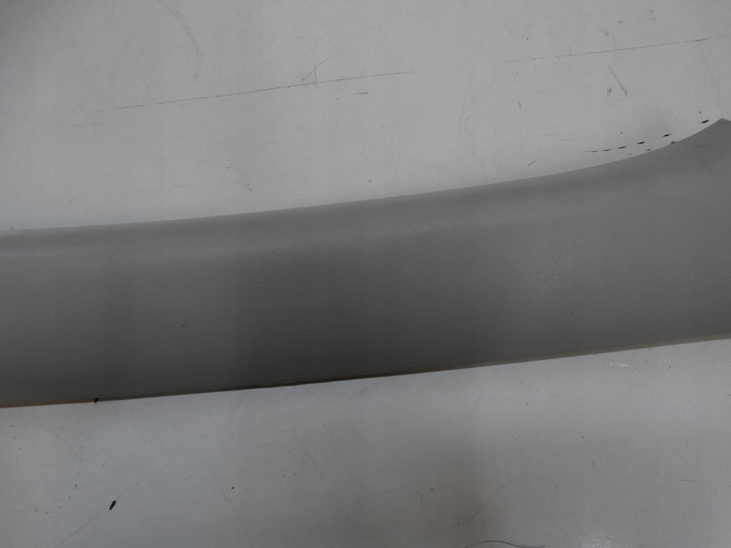 side SLUPKA right SKODA OCTAVIA II 1Z0867458L