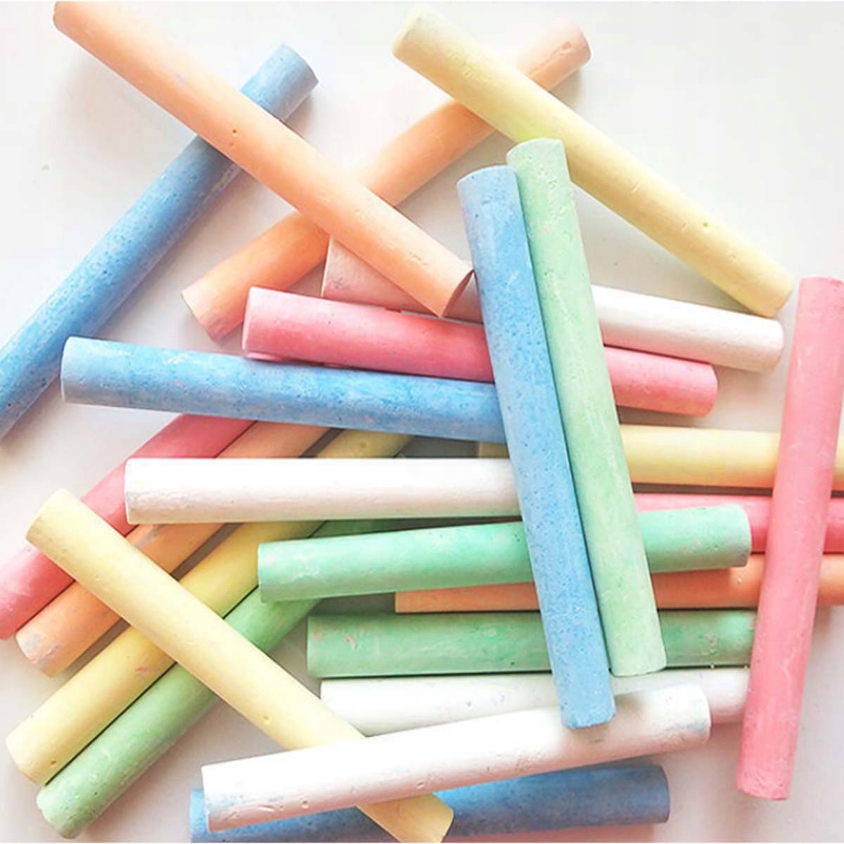 KREDA SZKOLNA BIAŁA KOLOROWA 12 SZT TABLICOWA CHODNIKOWA KREDY DO TABLICY Stan opakowania oryginalne