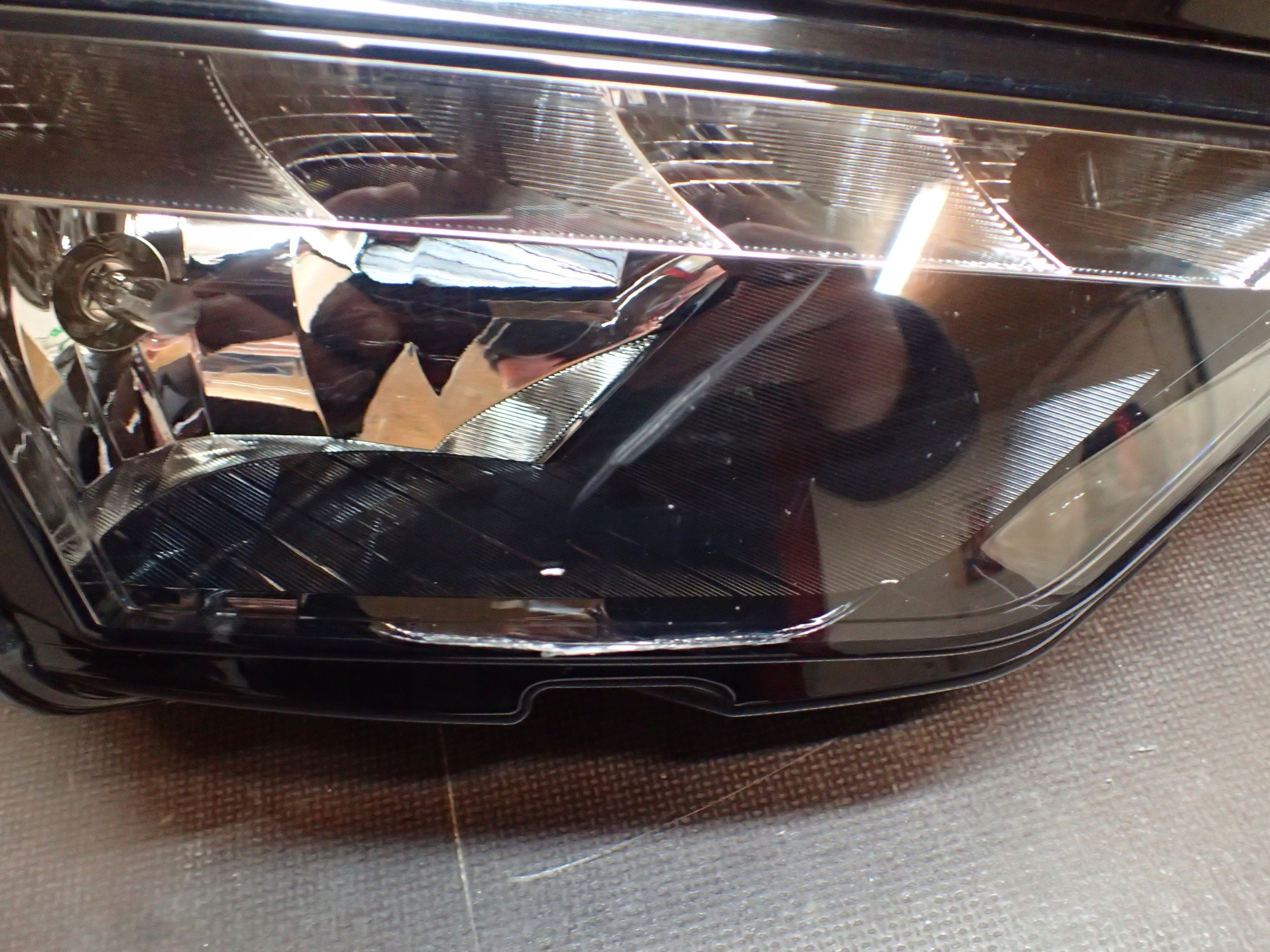 light front right SKODA KAROQ LED 57B941016A