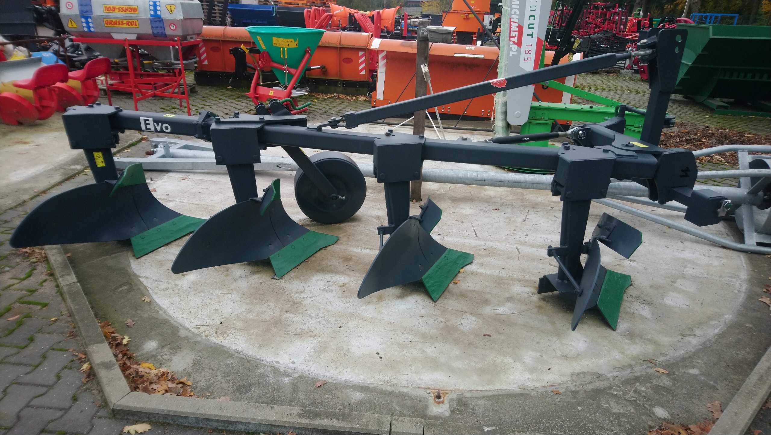 Однобалочный плуг 3+1