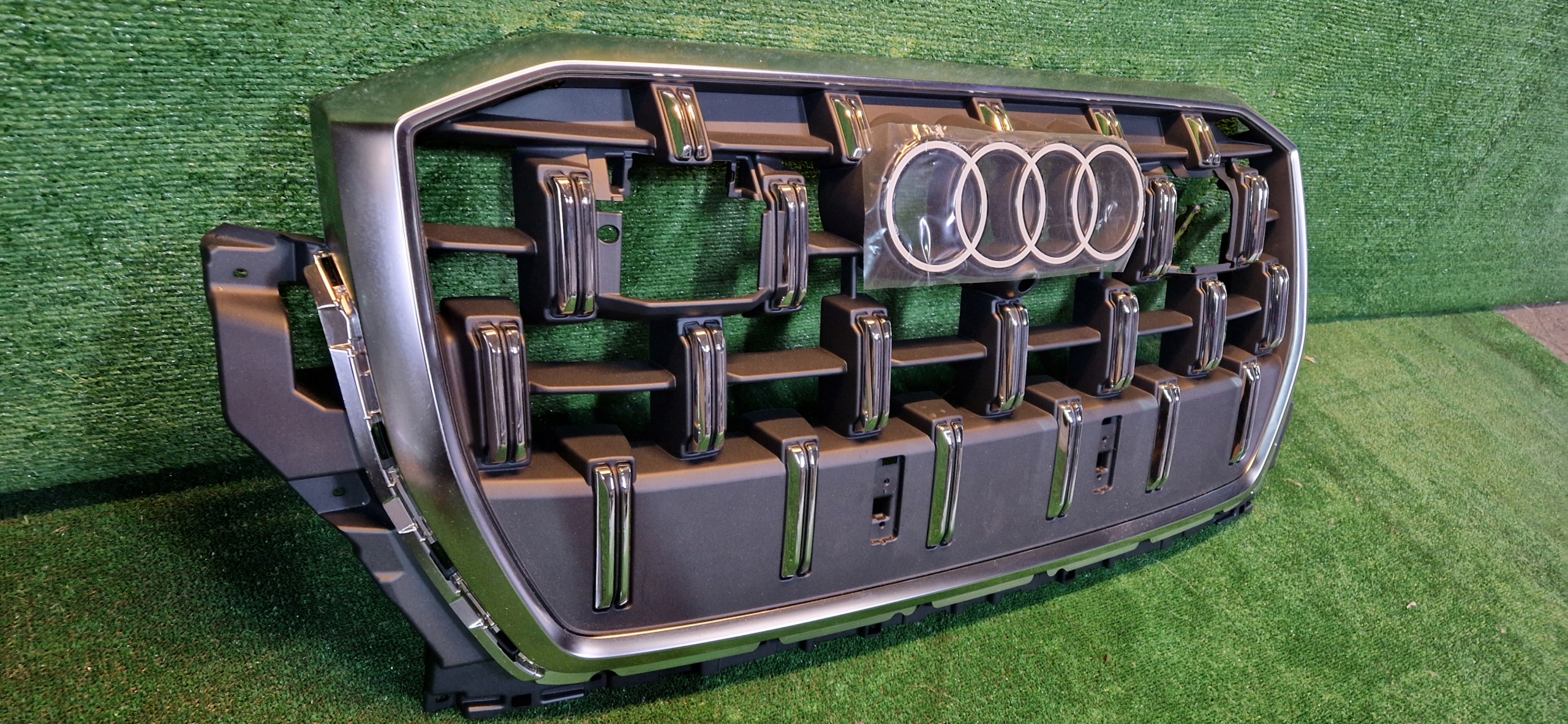 Audi Q7 Kühlergrill FRONTGRILL Kühlergitter 4M0853651BE - Thumbnail 3