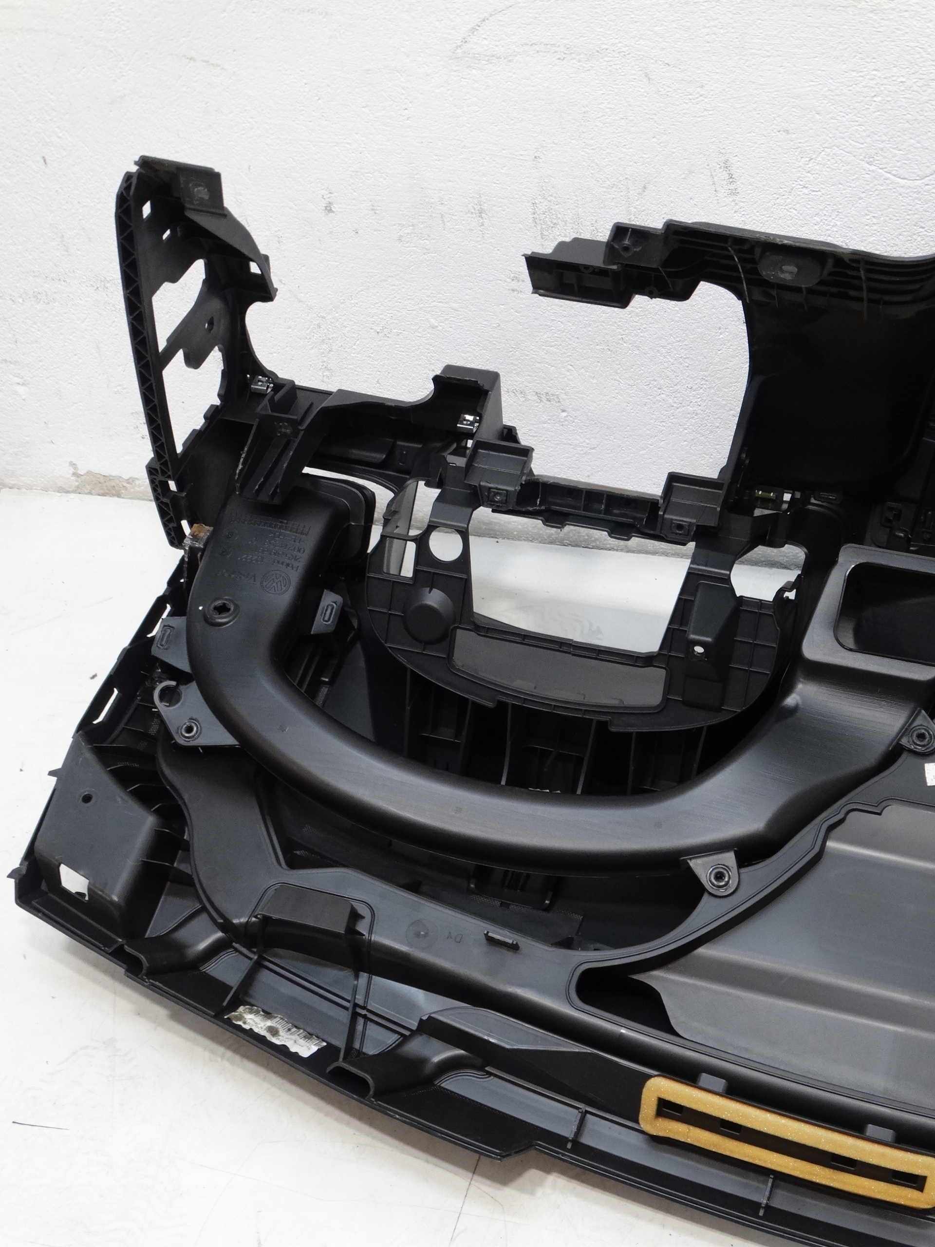 dashboard instrument panel console airbag tension belts VW CADDY III 2K5 15-20R. 2K5858077